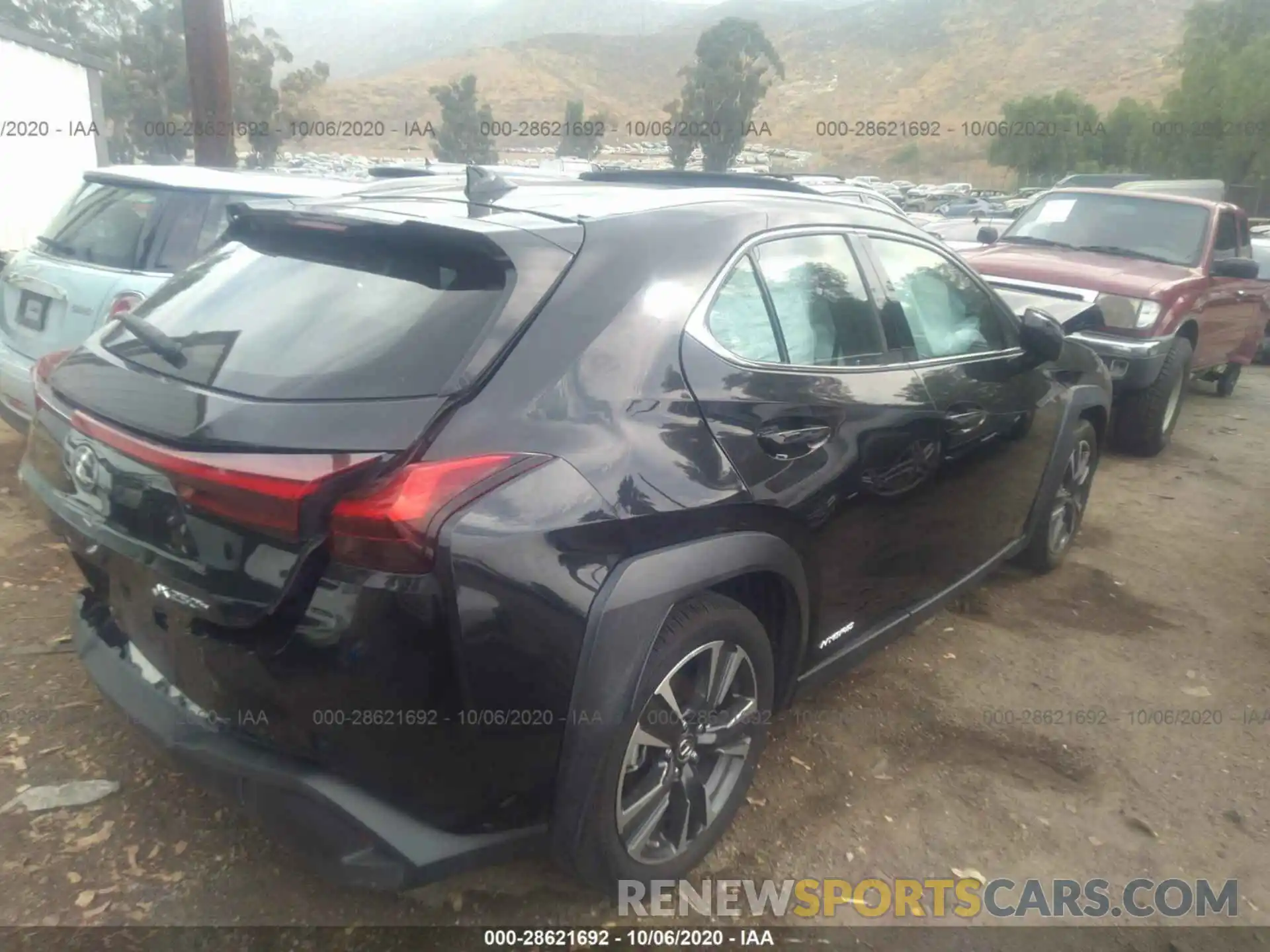 4 Photograph of a damaged car JTHU9JBH2K2011104 LEXUS UX 2019