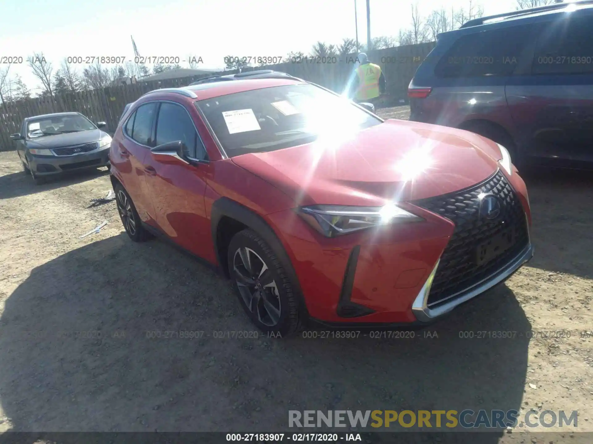 1 Photograph of a damaged car JTHU9JBH4K2014621 LEXUS UX 2019