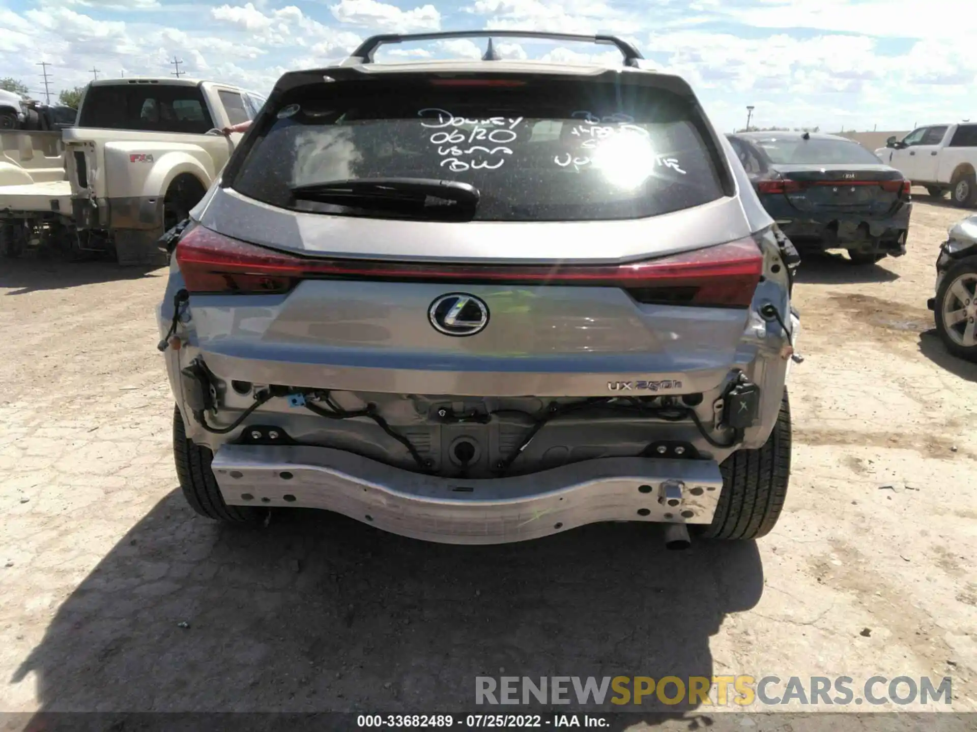 6 Photograph of a damaged car JTHU9JBH5K2019195 LEXUS UX 2019