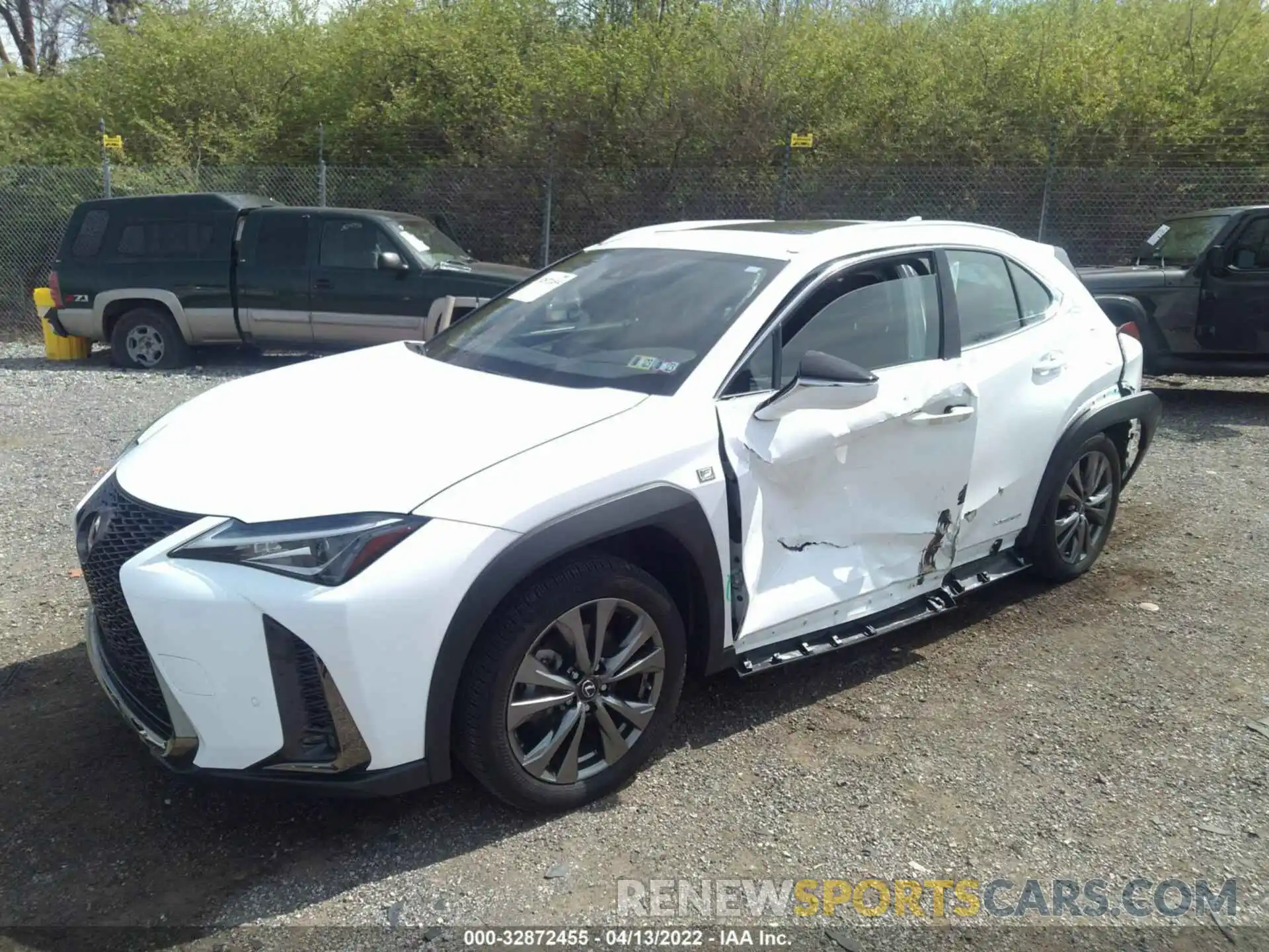 2 Фотография поврежденного автомобиля JTHU9JBH6K2008786 LEXUS UX 2019