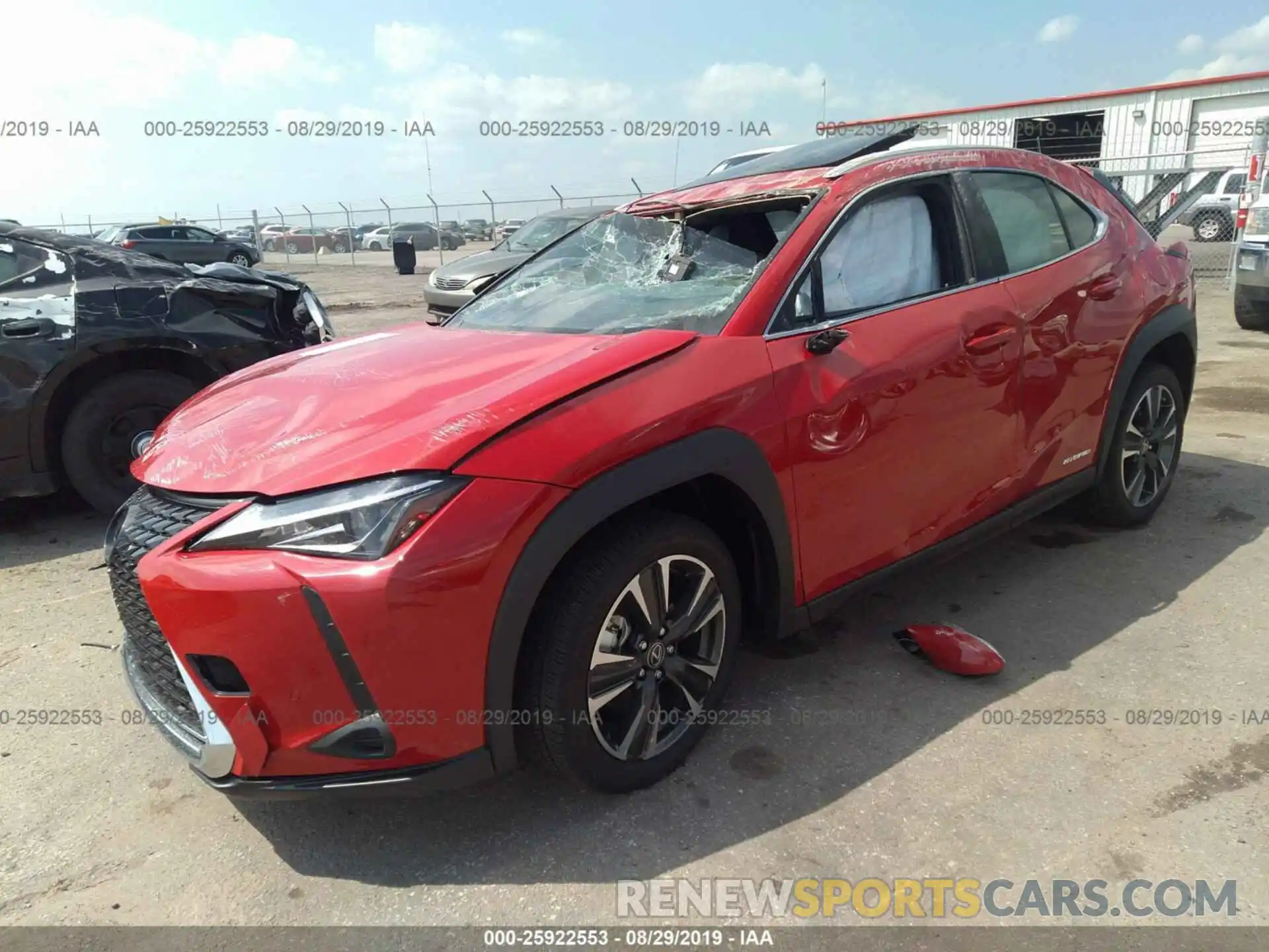 2 Фотография поврежденного автомобиля JTHU9JBH6K2009484 LEXUS UX 2019