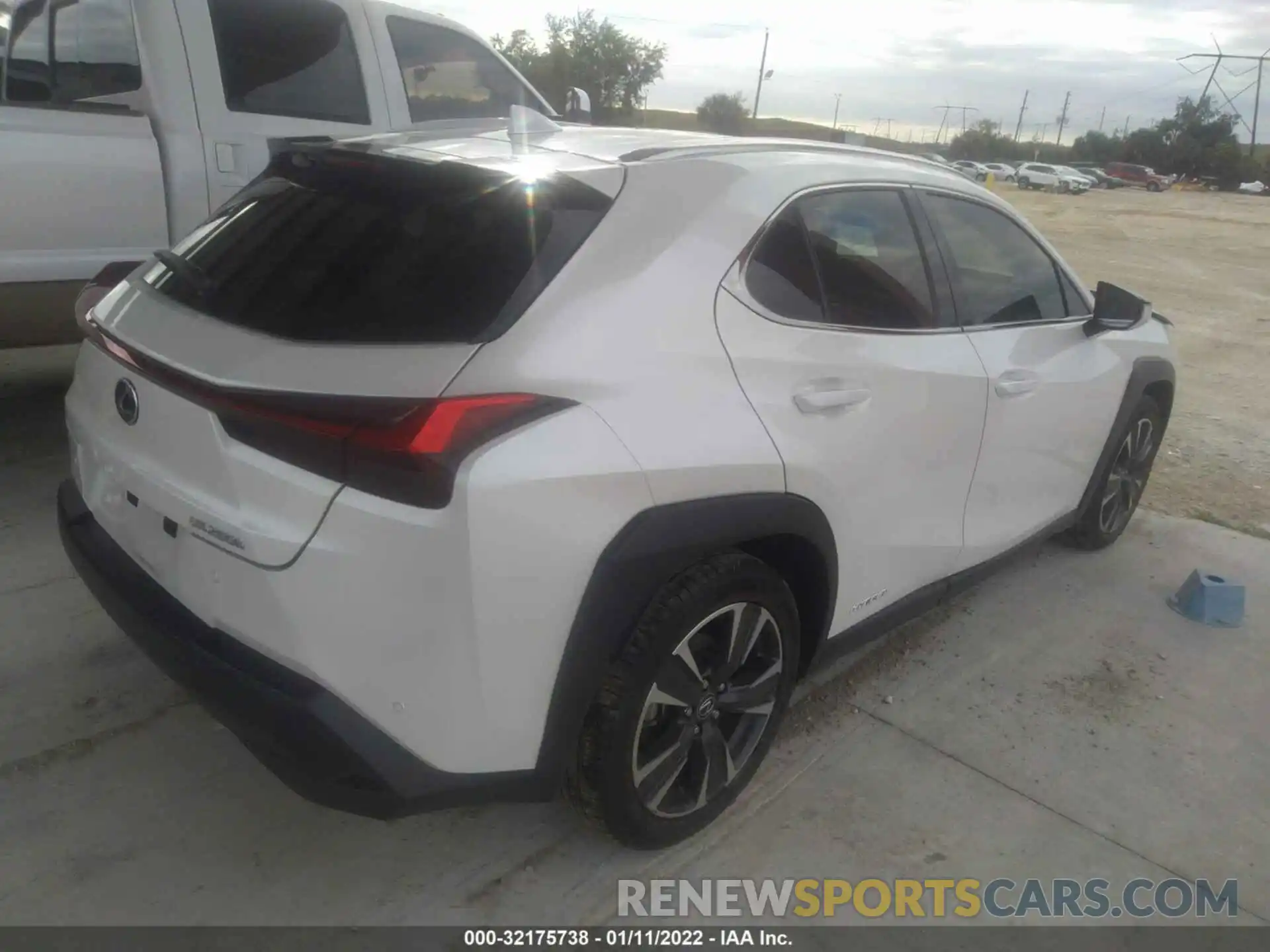 4 Photograph of a damaged car JTHU9JBH6K2019691 LEXUS UX 2019