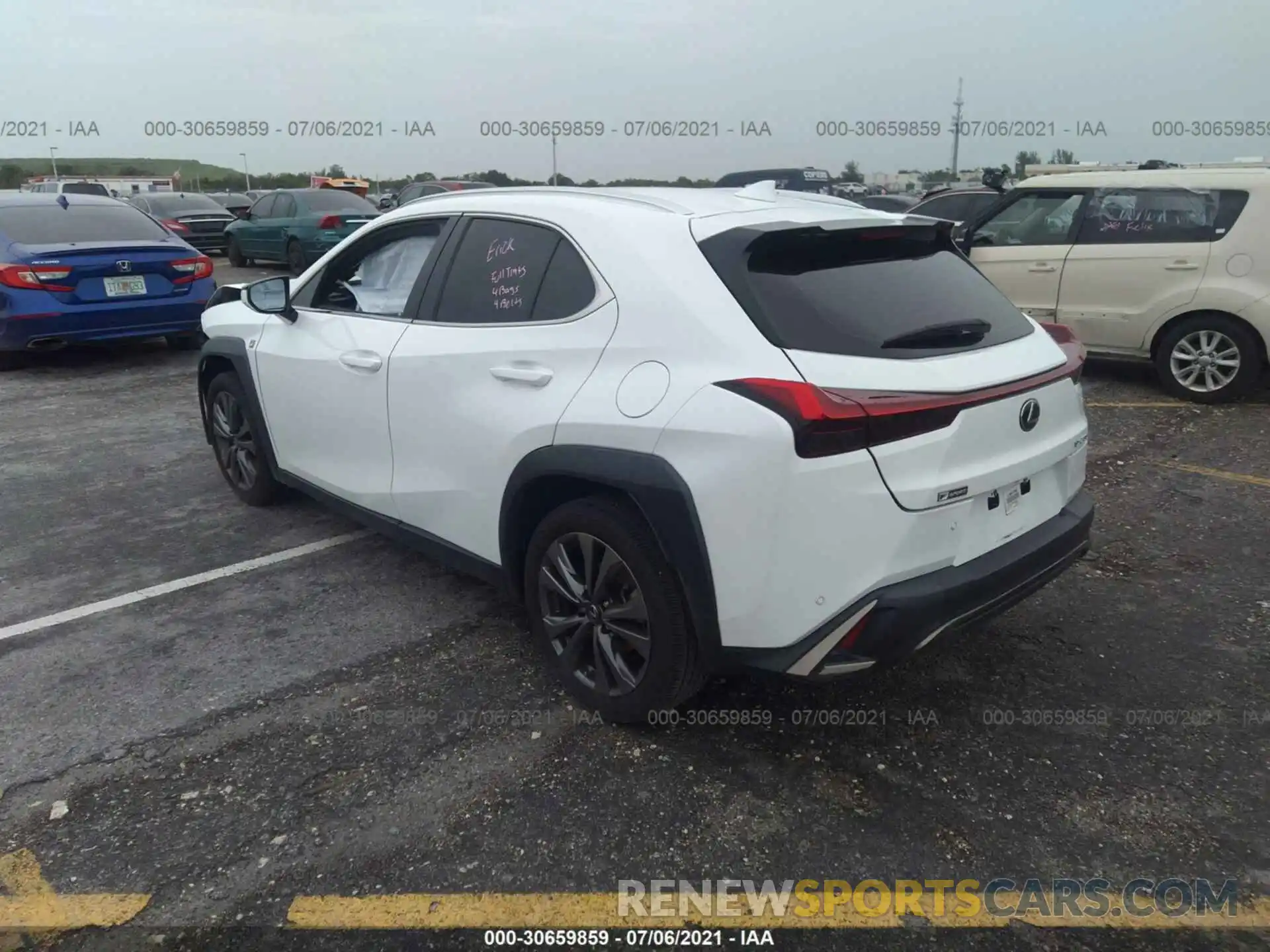 3 Фотография поврежденного автомобиля JTHY3JBH0K2002467 LEXUS UX 2019