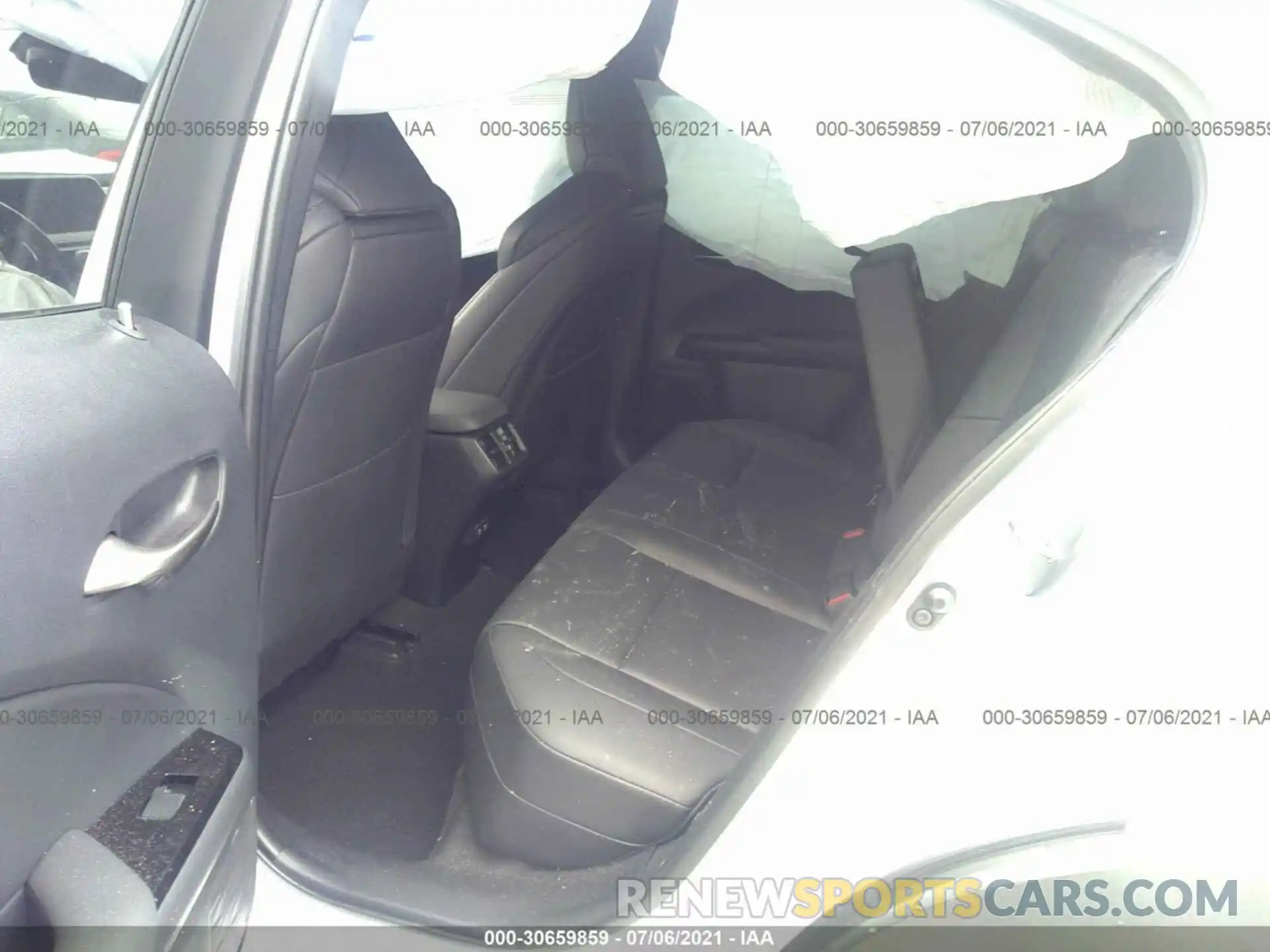 8 Photograph of a damaged car JTHY3JBH0K2002467 LEXUS UX 2019