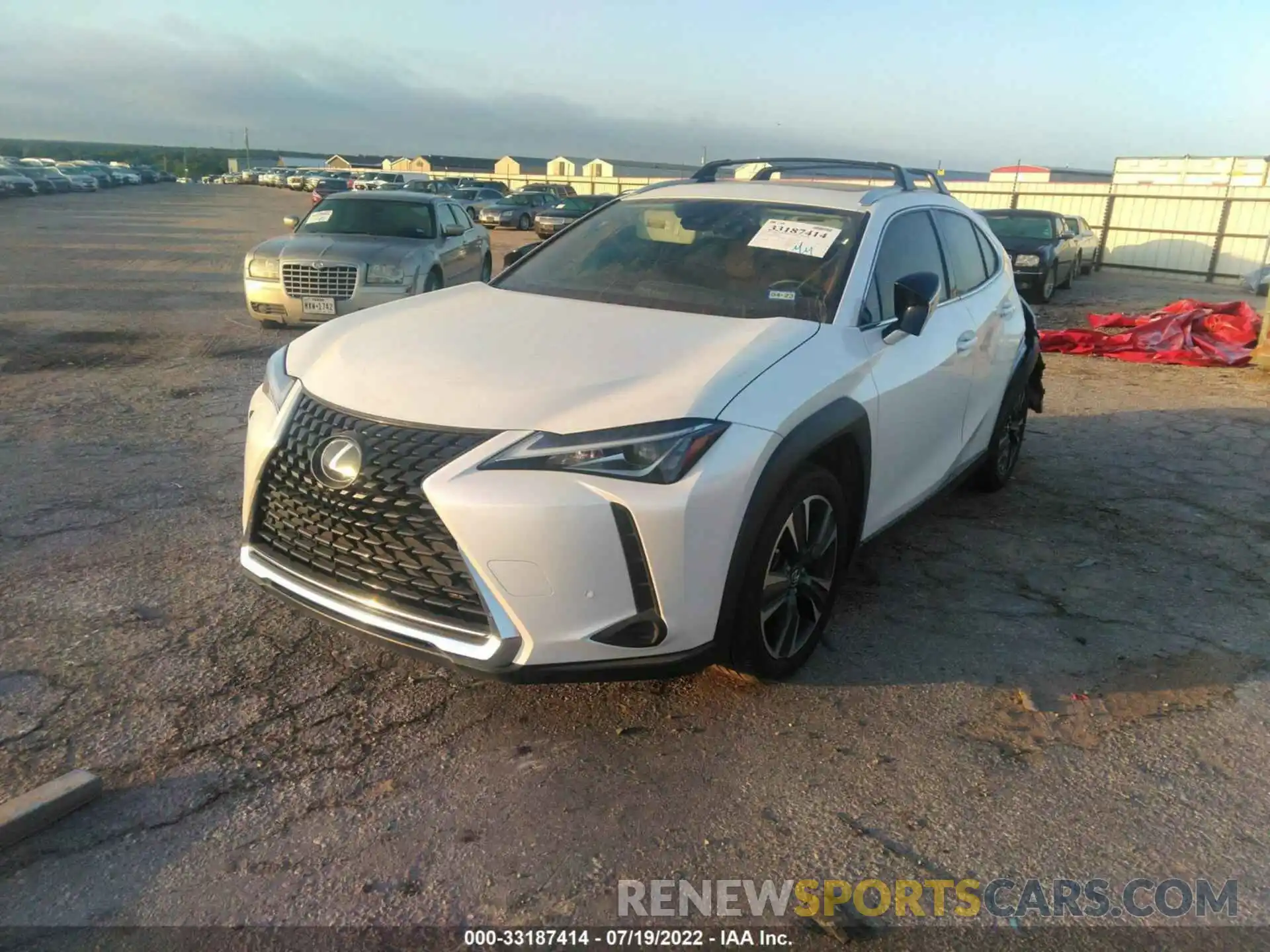 2 Фотография поврежденного автомобиля JTHY3JBH1K2002025 LEXUS UX 2019