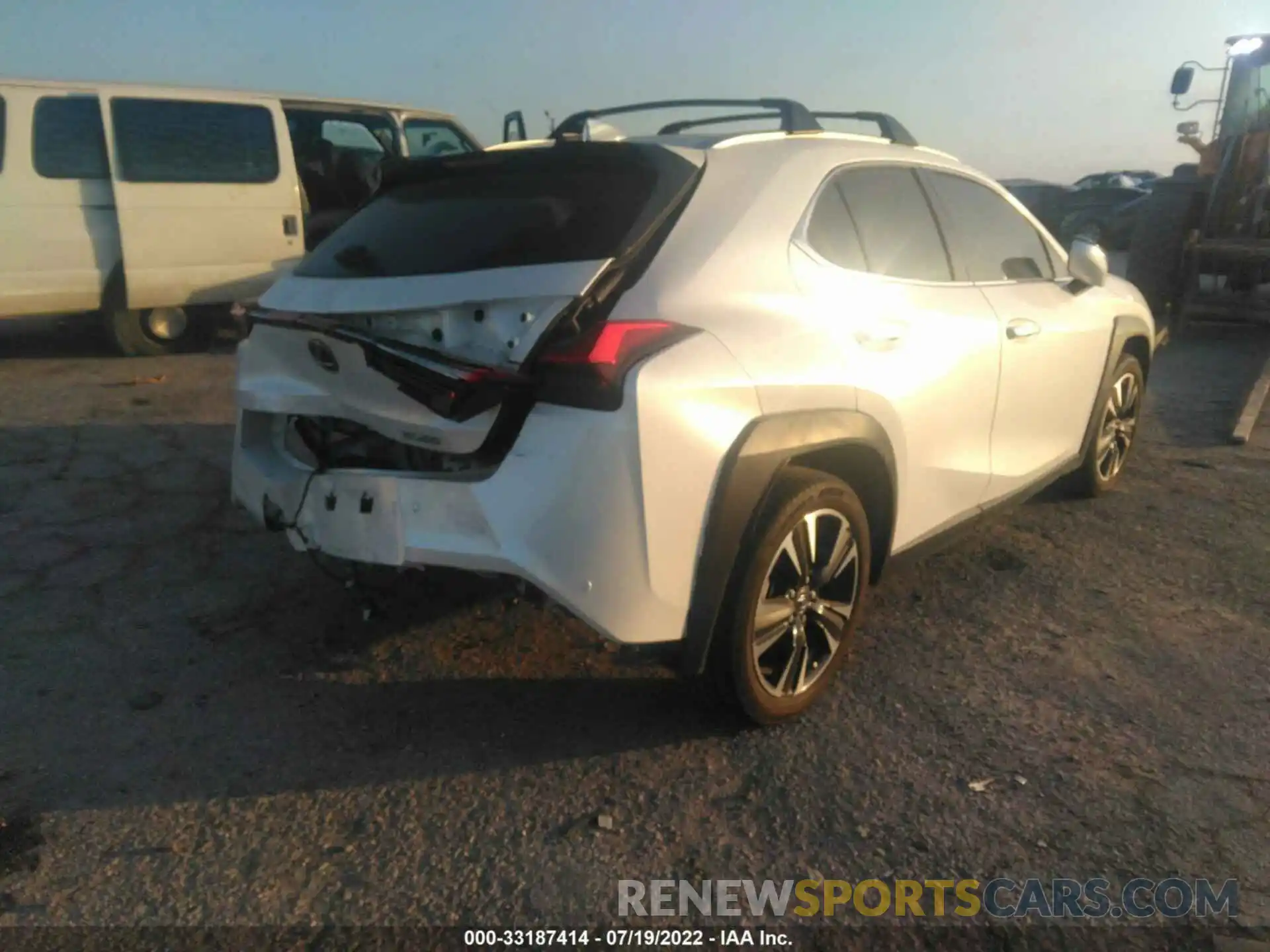 4 Photograph of a damaged car JTHY3JBH1K2002025 LEXUS UX 2019