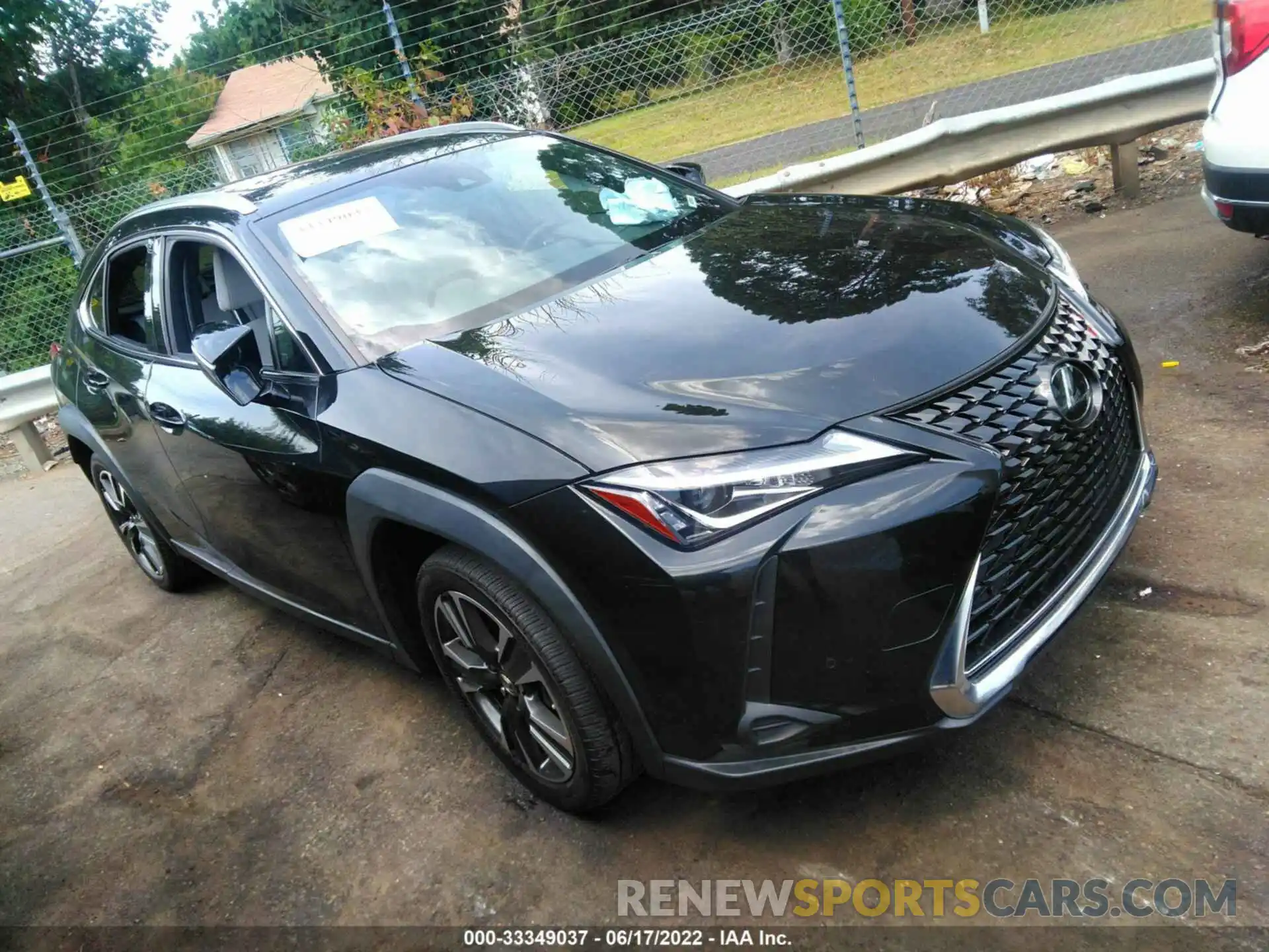 1 Photograph of a damaged car JTHY3JBH1K2013705 LEXUS UX 2019