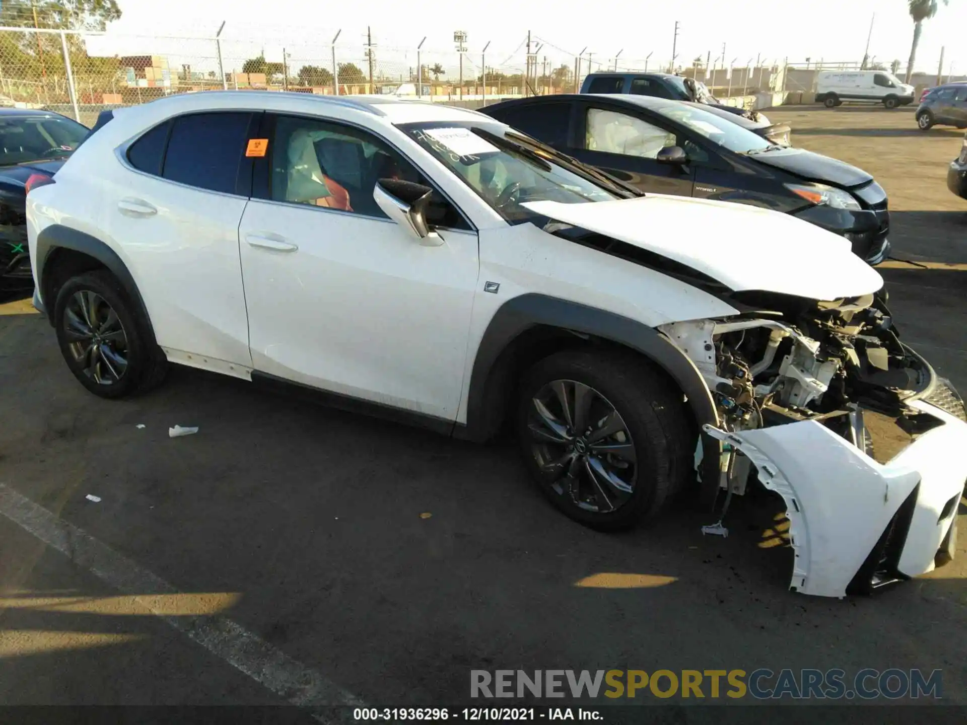 1 Photograph of a damaged car JTHY3JBH3K2006495 LEXUS UX 2019