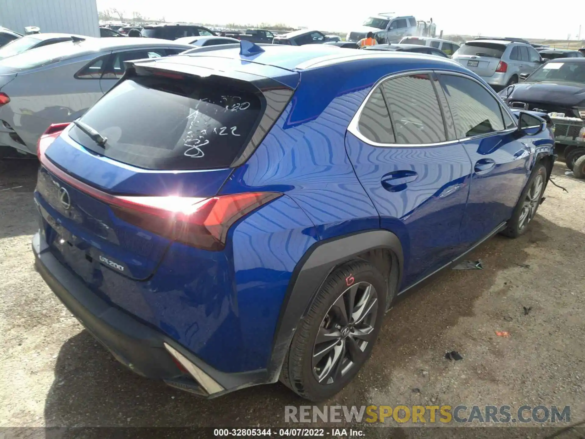 4 Фотография поврежденного автомобиля JTHY3JBH5K2004733 LEXUS UX 2019