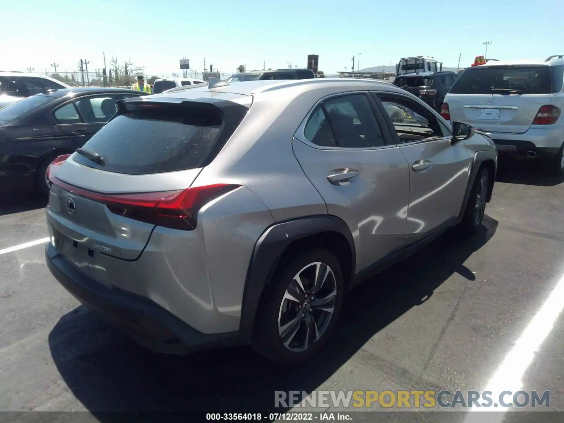 4 Photograph of a damaged car JTHY3JBH5K2005820 LEXUS UX 2019