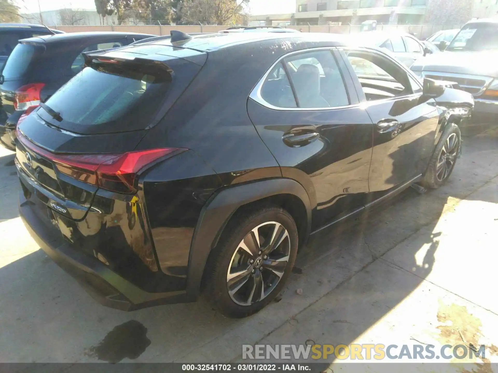 4 Photograph of a damaged car JTHY3JBH6K2001193 LEXUS UX 2019