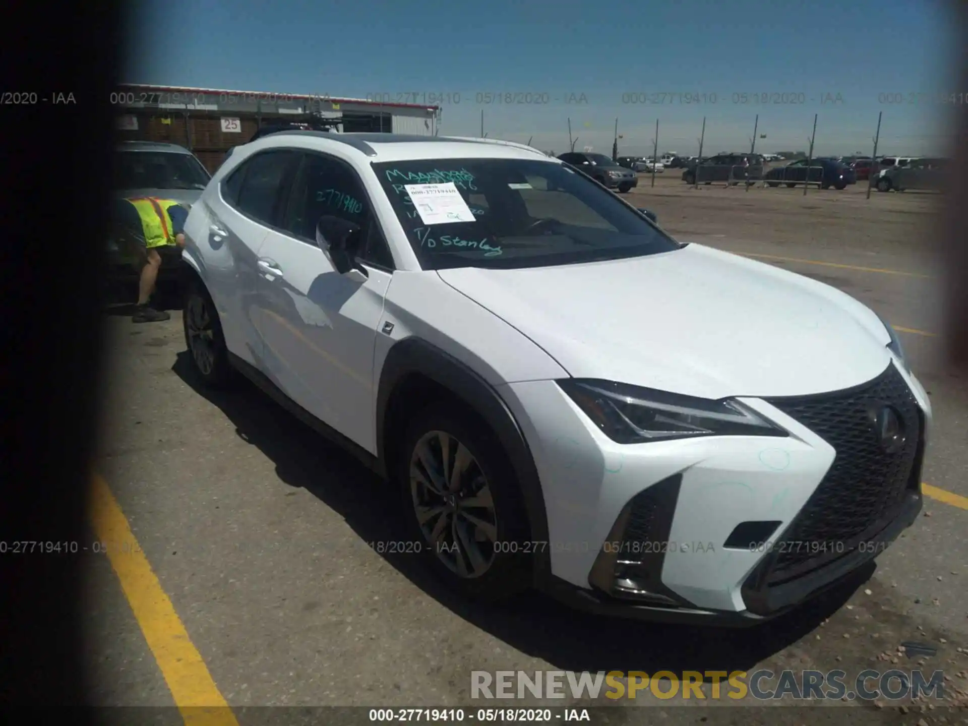 1 Photograph of a damaged car JTHY3JBH6K2013912 LEXUS UX 2019