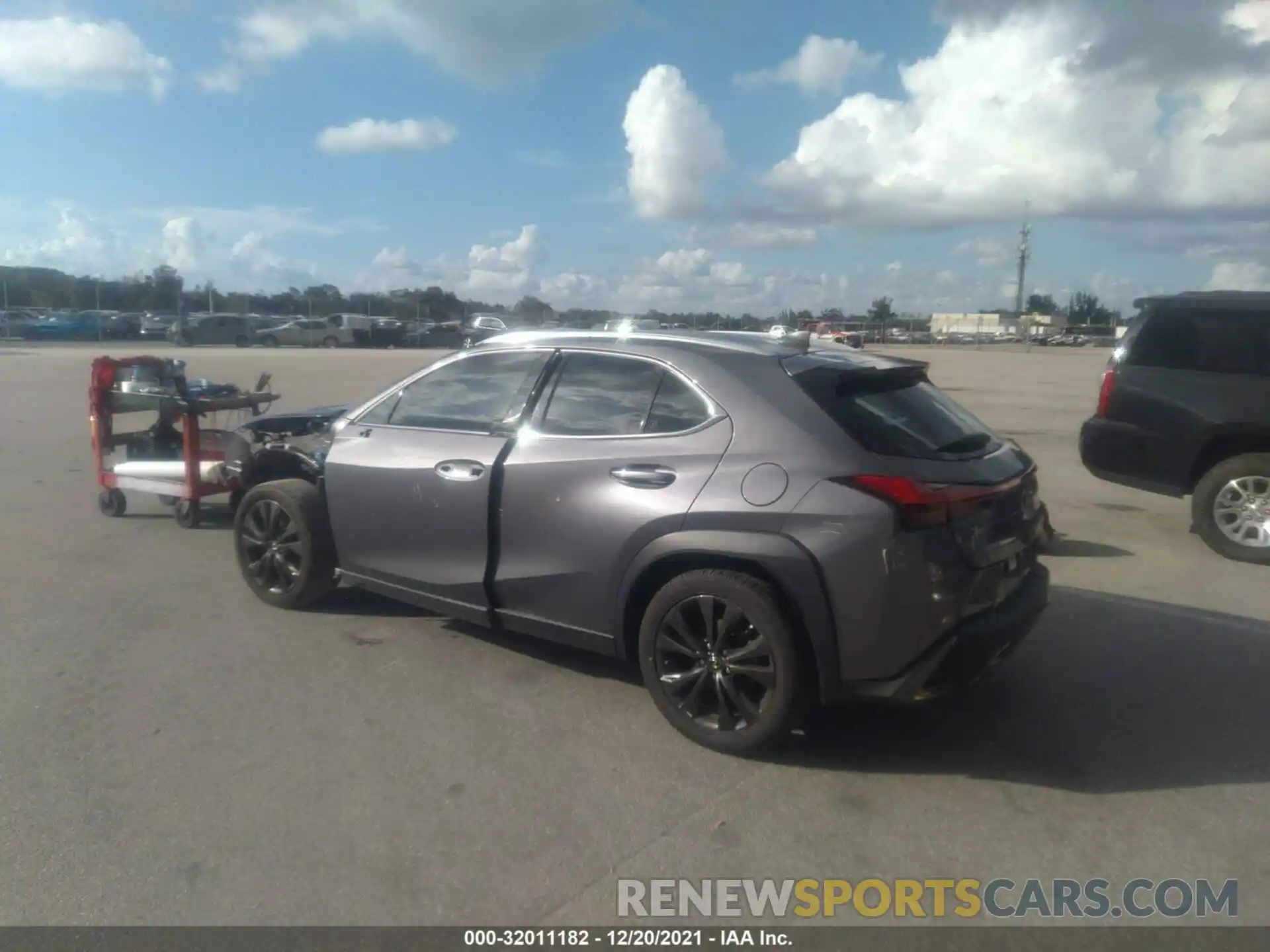 3 Фотография поврежденного автомобиля JTHY3JBH7K2005866 LEXUS UX 2019