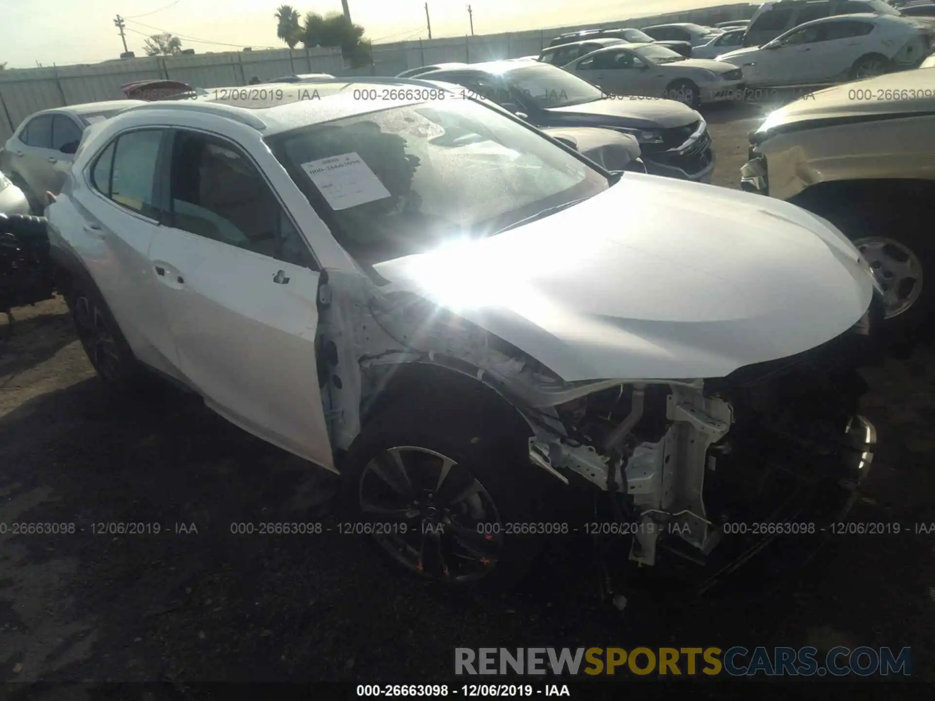1 Фотография поврежденного автомобиля JTHY3JBH7K2007438 LEXUS UX 2019