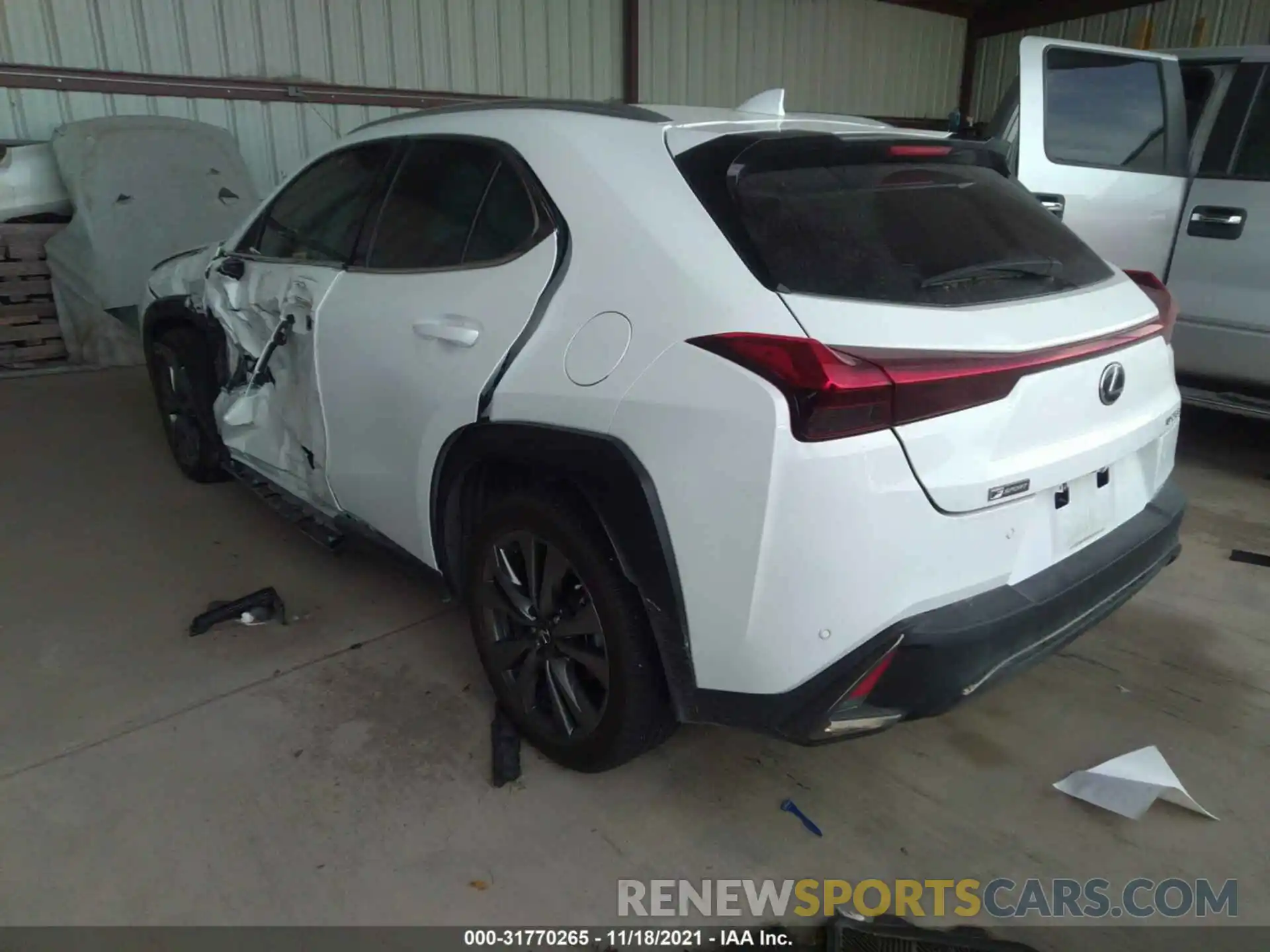 3 Фотография поврежденного автомобиля JTHY3JBHXK2003772 LEXUS UX 2019