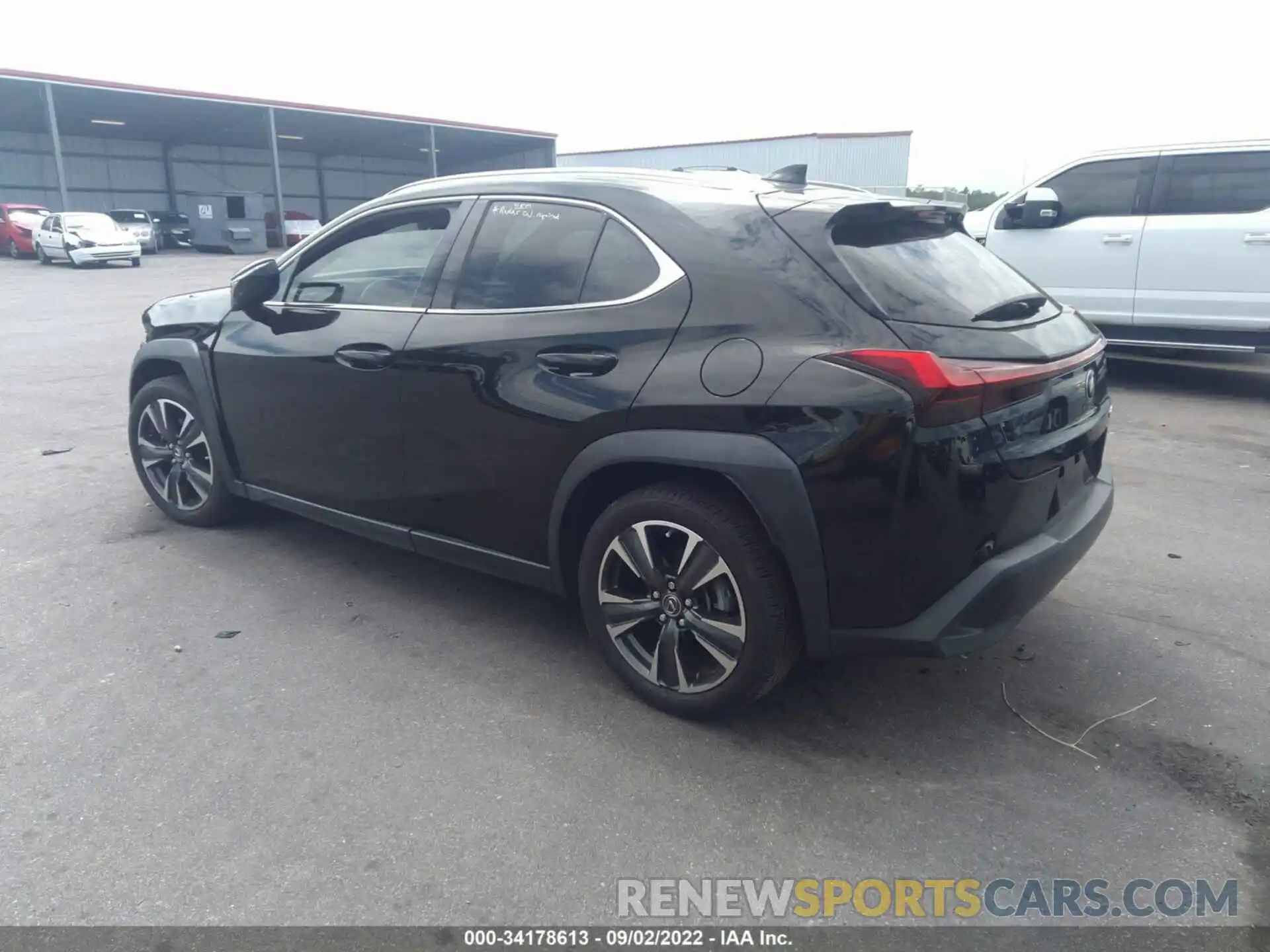 3 Фотография поврежденного автомобиля JTHY3JBHXK2011726 LEXUS UX 2019