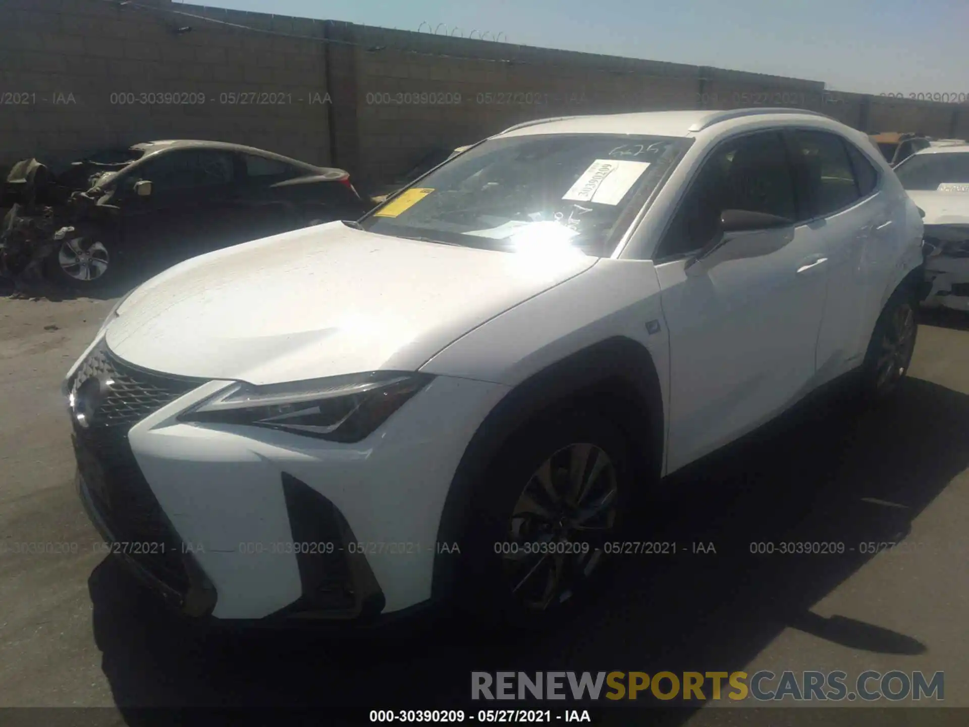 2 Фотография поврежденного автомобиля JTHE9JBH6L2036061 LEXUS UX 2020