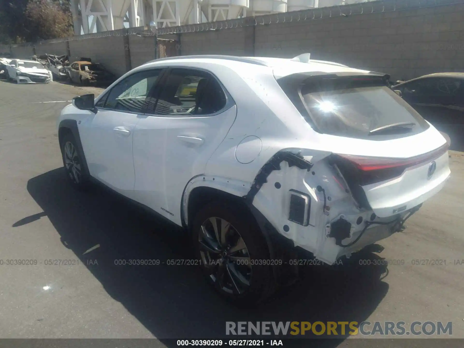 3 Фотография поврежденного автомобиля JTHE9JBH6L2036061 LEXUS UX 2020