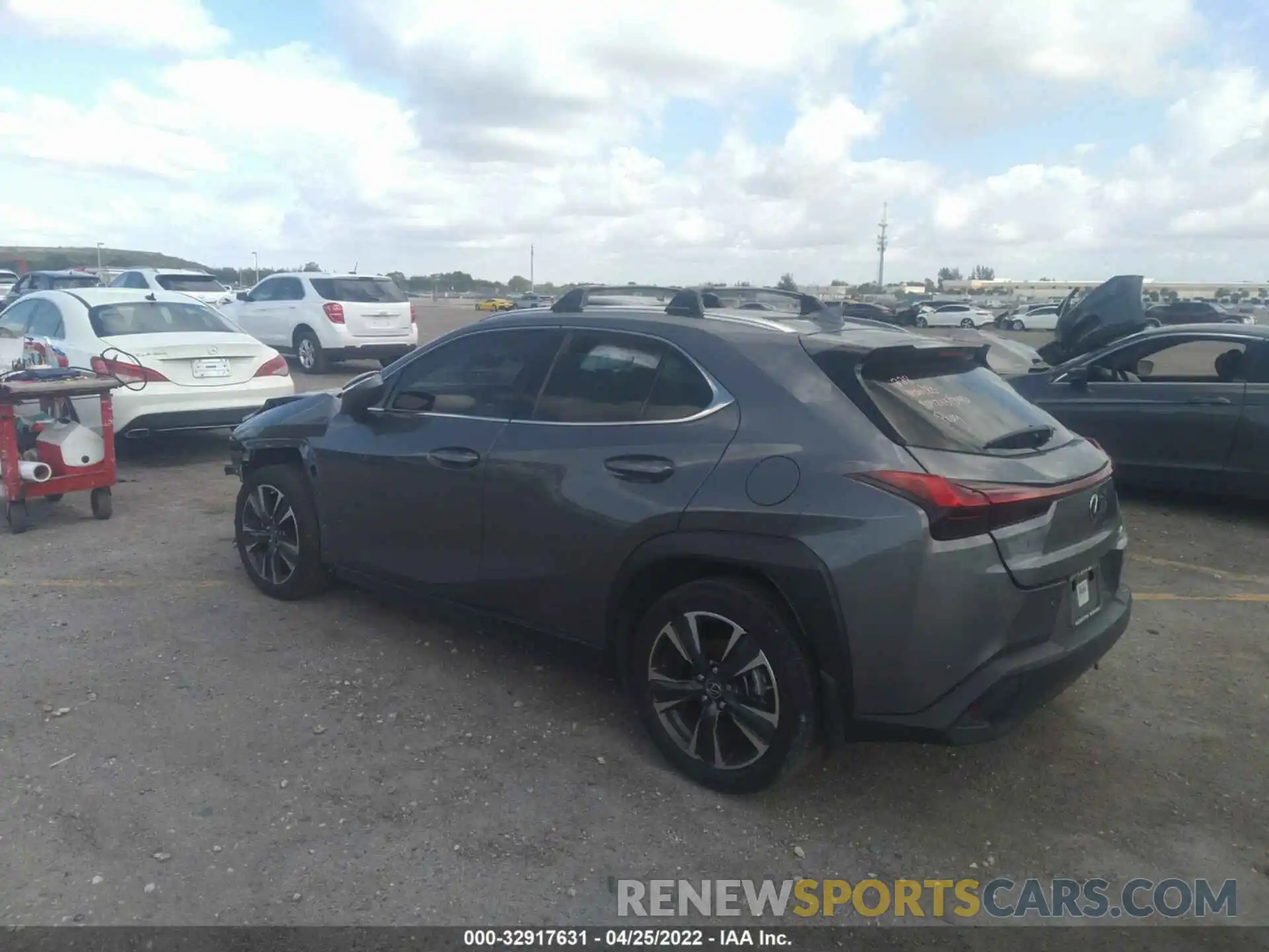 3 Фотография поврежденного автомобиля JTHP3JBHXL2026241 LEXUS UX 2020