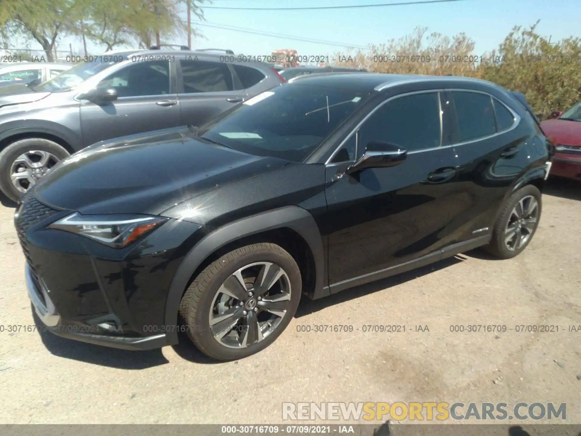 2 Фотография поврежденного автомобиля JTHP9JBH1L2026840 LEXUS UX 2020