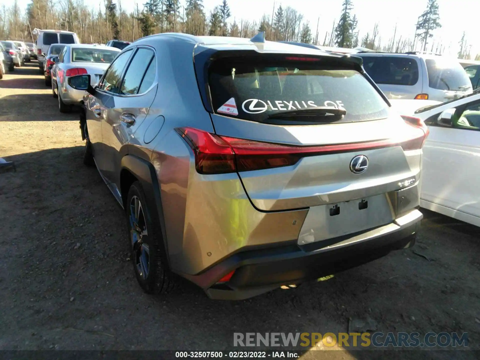 3 Фотография поврежденного автомобиля JTHP9JBH1L2030788 LEXUS UX 2020