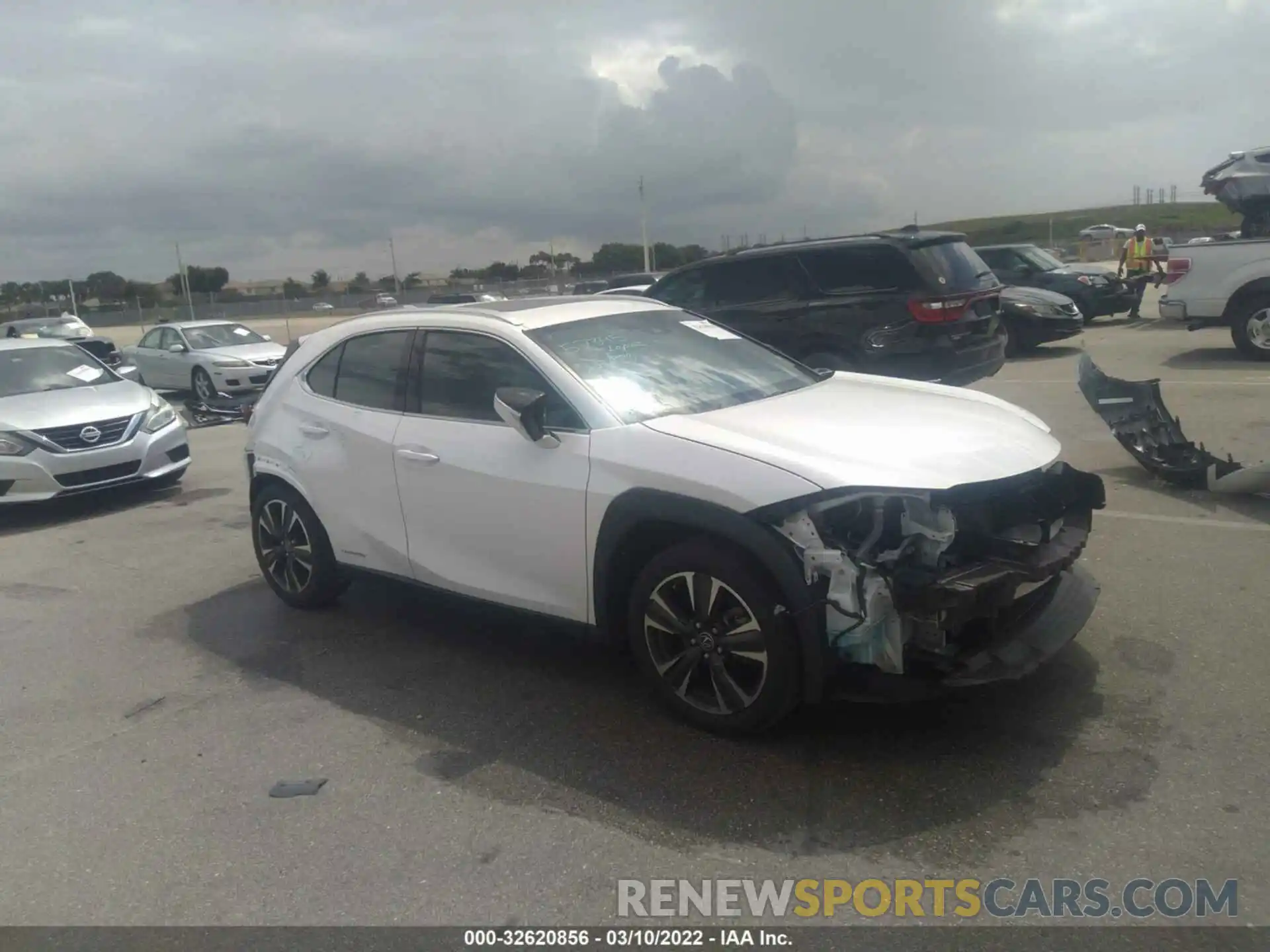 1 Photograph of a damaged car JTHP9JBH2L2027706 LEXUS UX 2020