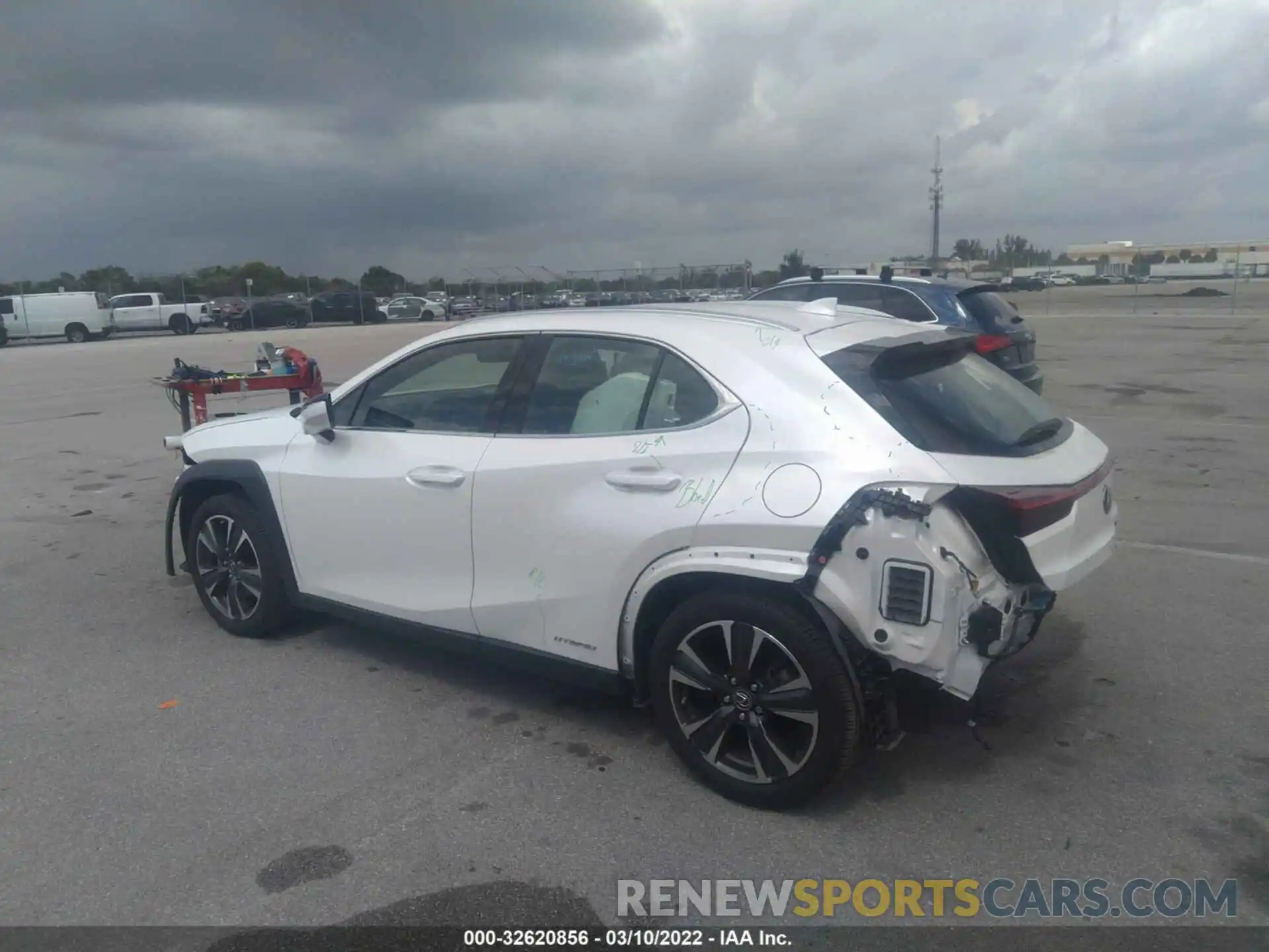 3 Photograph of a damaged car JTHP9JBH2L2027706 LEXUS UX 2020