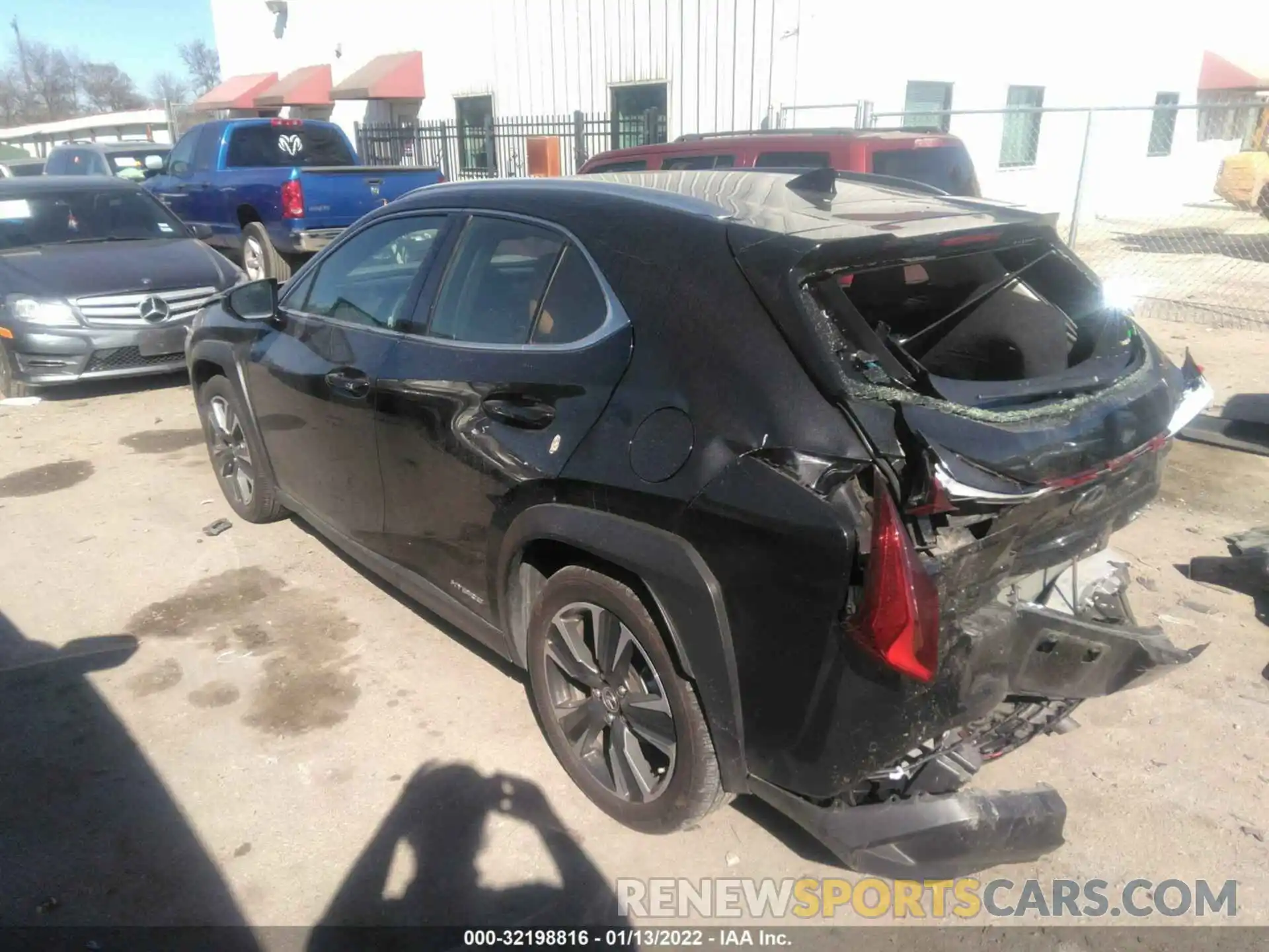 3 Фотография поврежденного автомобиля JTHP9JBH2L2028290 LEXUS UX 2020