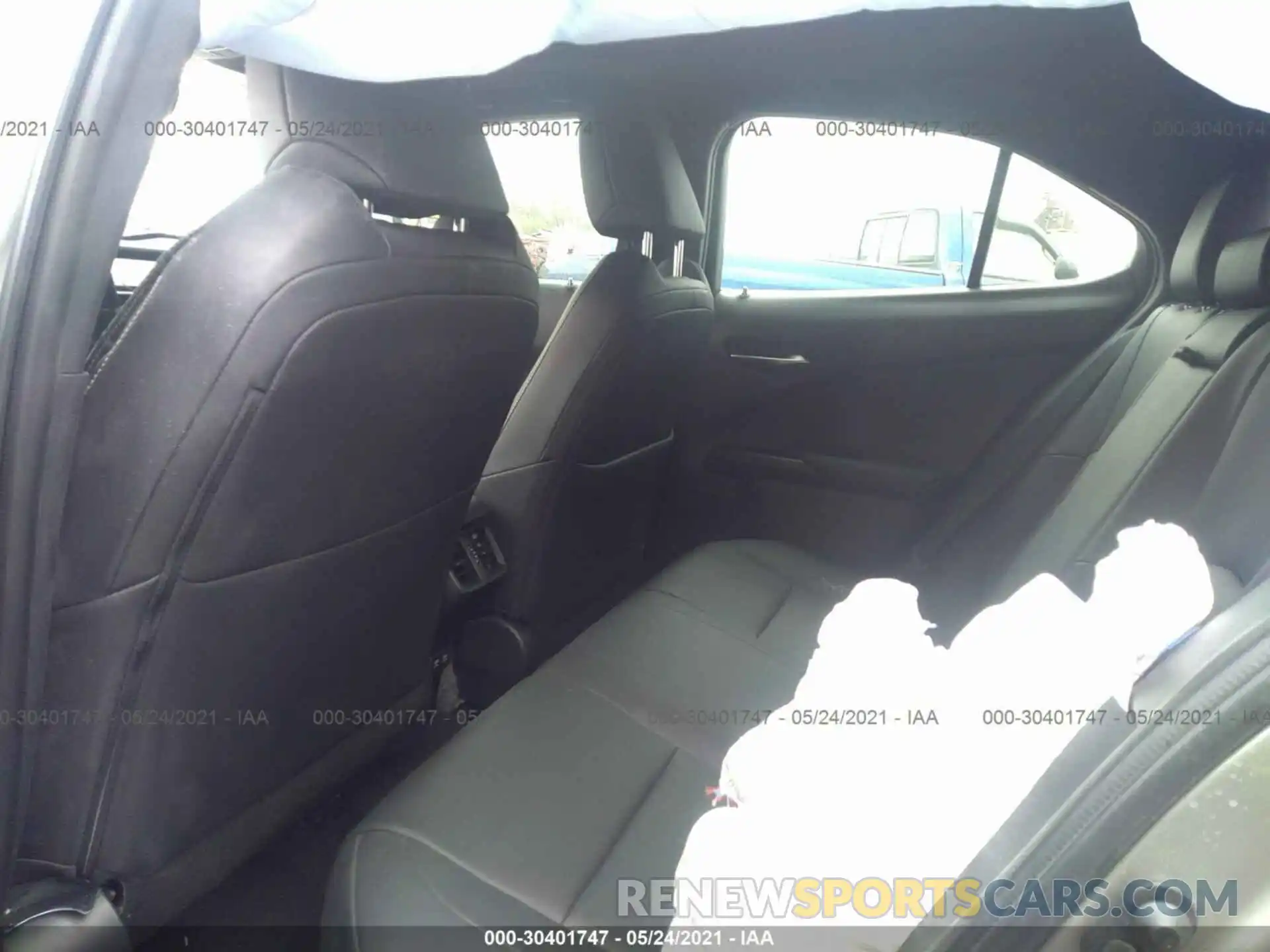 8 Photograph of a damaged car JTHP9JBH3L2020490 LEXUS UX 2020