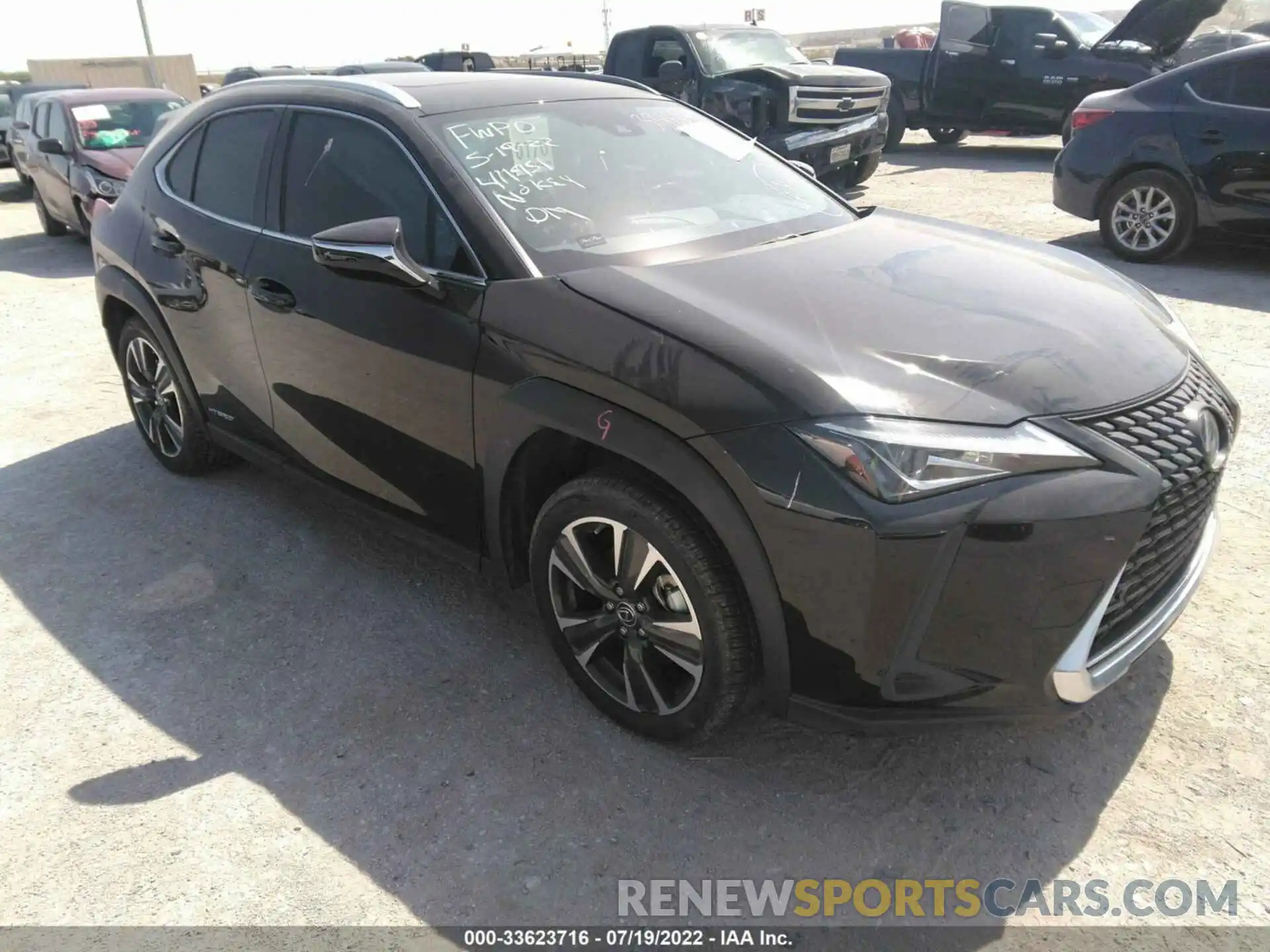 1 Фотография поврежденного автомобиля JTHP9JBH3L2028444 LEXUS UX 2020