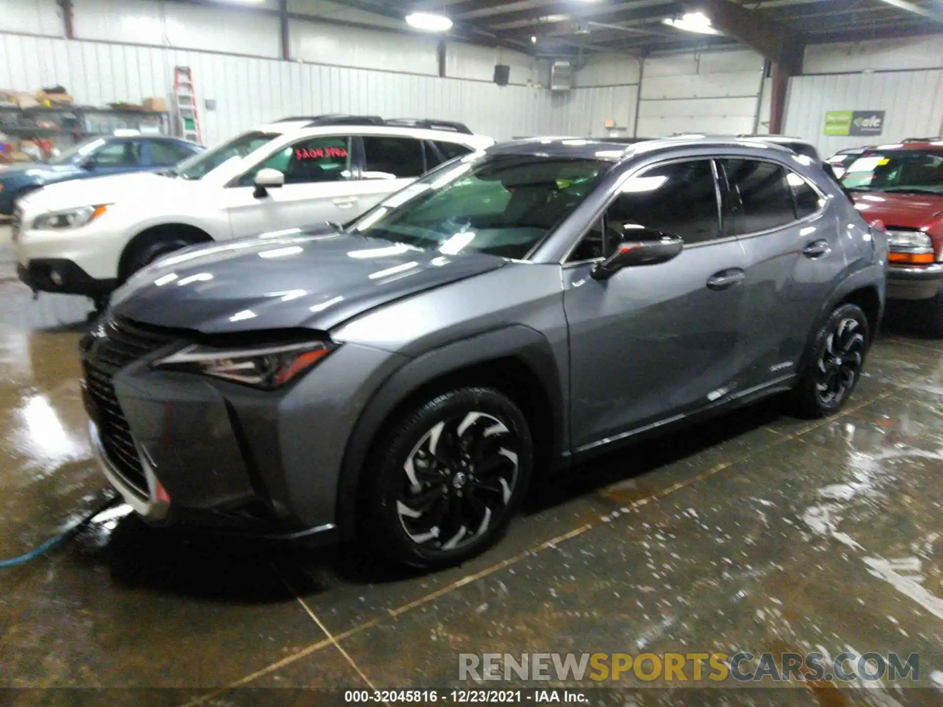 2 Фотография поврежденного автомобиля JTHP9JBH4L2036861 LEXUS UX 2020