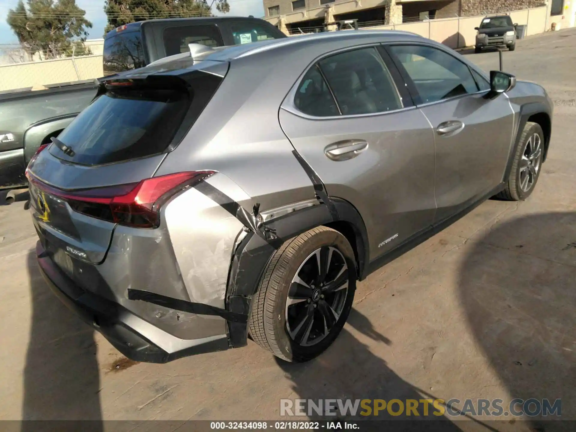 4 Фотография поврежденного автомобиля JTHP9JBH9L2020509 LEXUS UX 2020