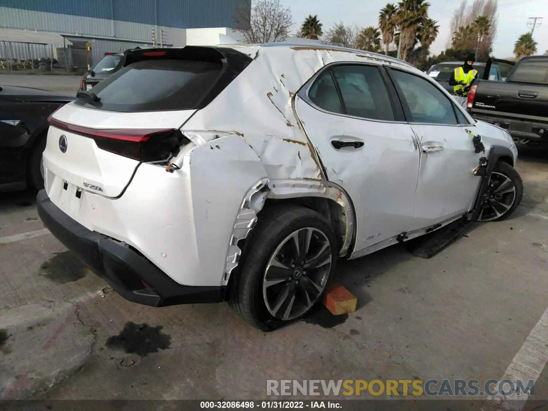 4 Фотография поврежденного автомобиля JTHP9JBH9L2024110 LEXUS UX 2020