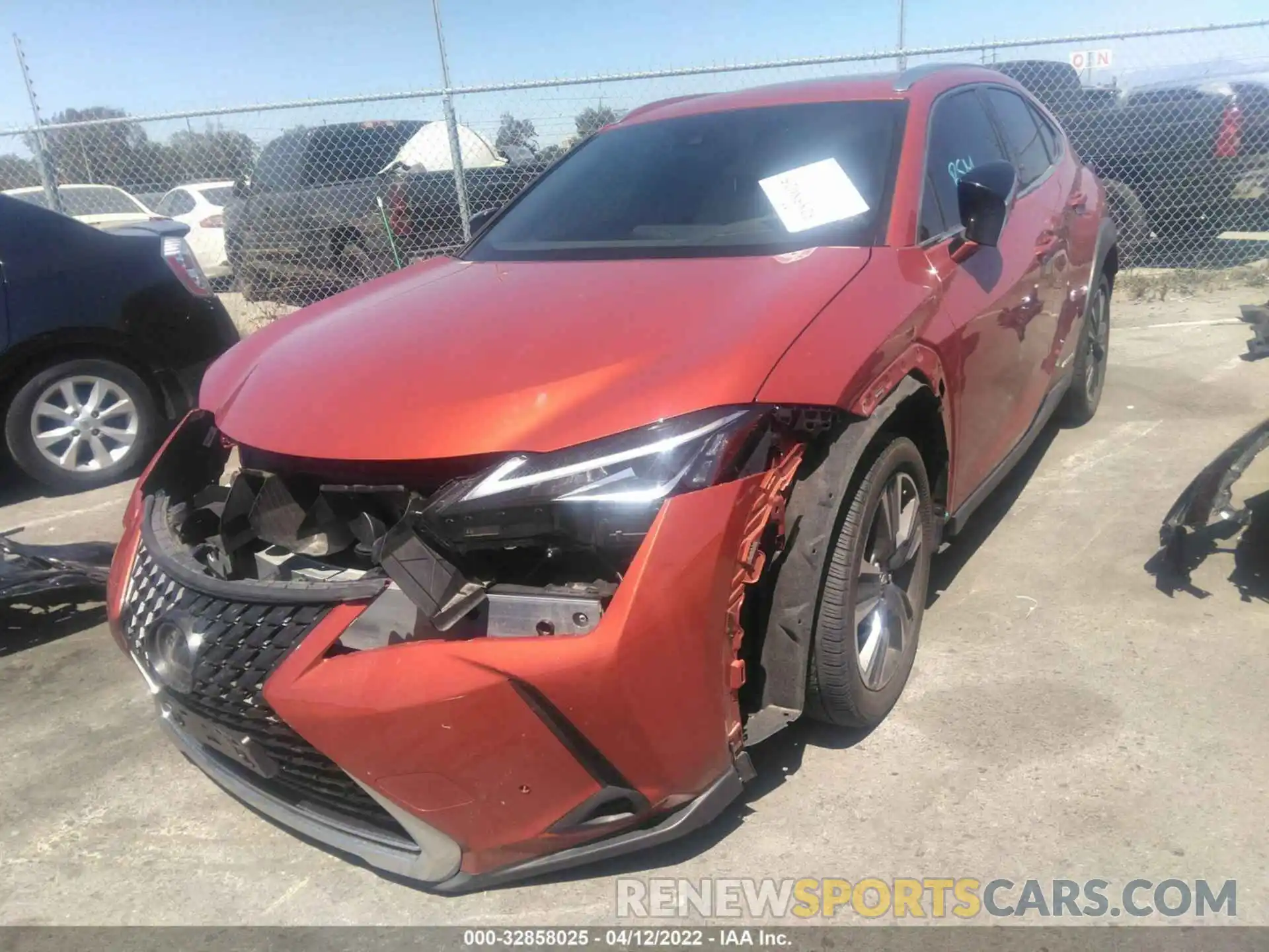 2 Фотография поврежденного автомобиля JTHP9JBHXL2022611 LEXUS UX 2020