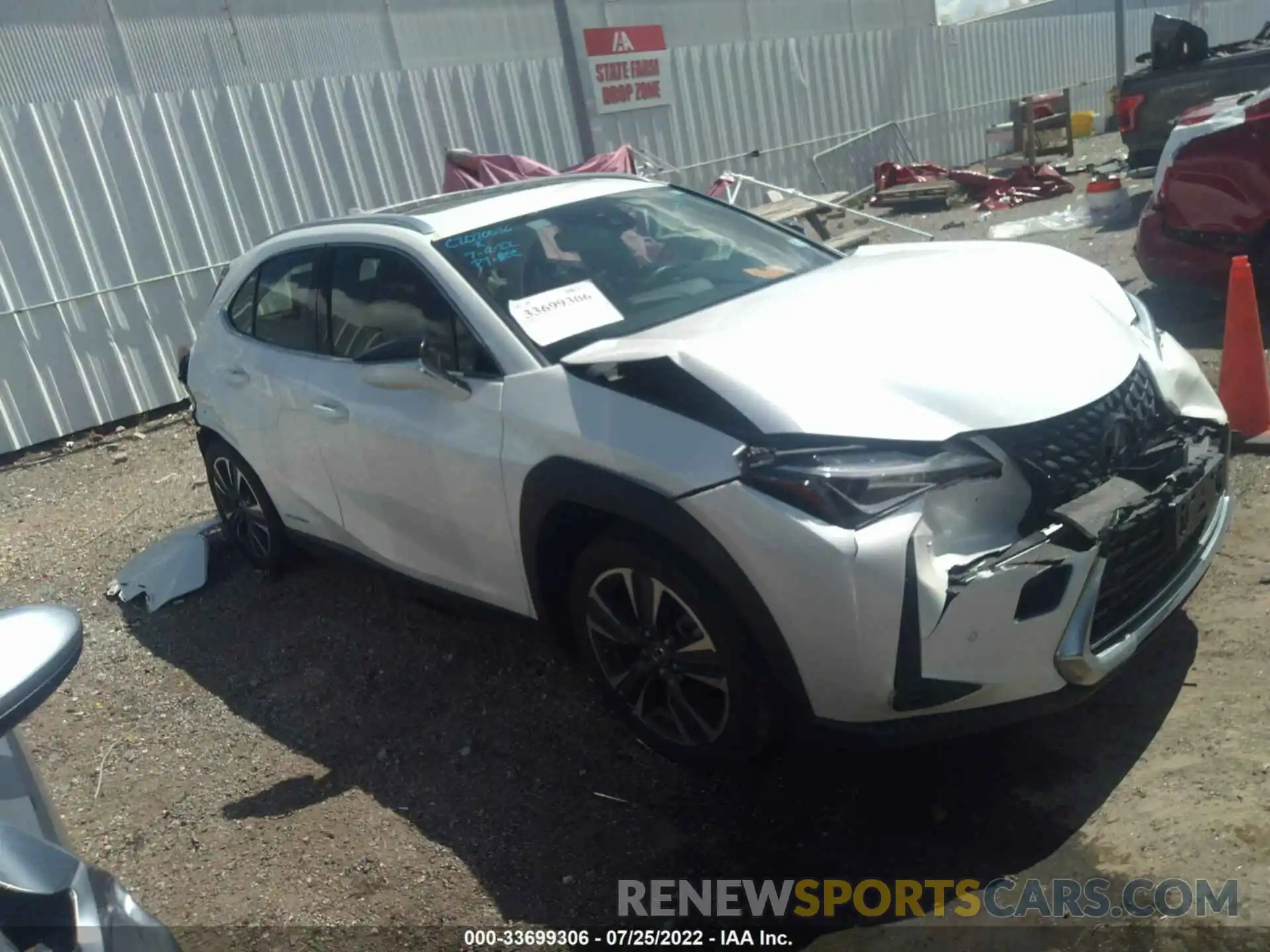 1 Photograph of a damaged car JTHP9JBHXL2036816 LEXUS UX 2020