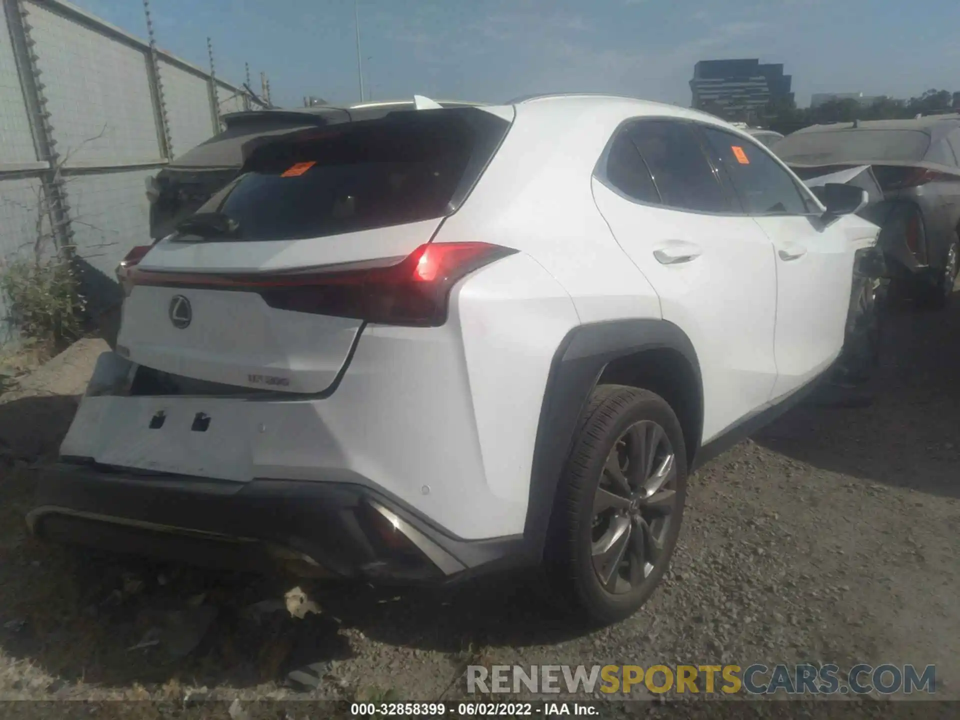 4 Фотография поврежденного автомобиля JTHR3JBH5L2022526 LEXUS UX 2020