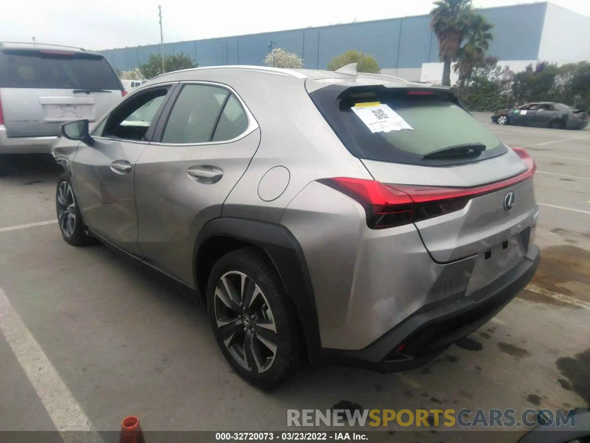 3 Фотография поврежденного автомобиля JTHX3JBH0L2022005 LEXUS UX 2020