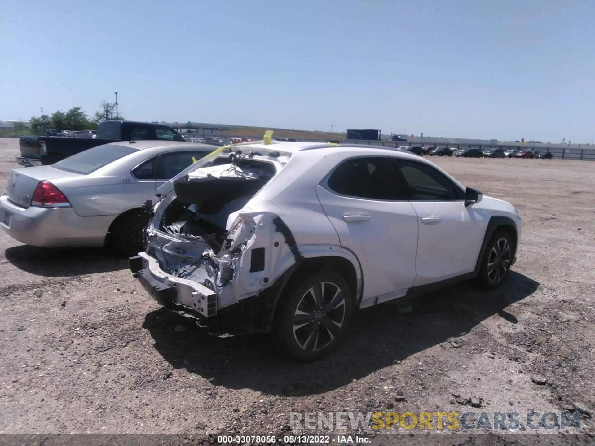 4 Photograph of a damaged car JTHX3JBH1L2022174 LEXUS UX 2020