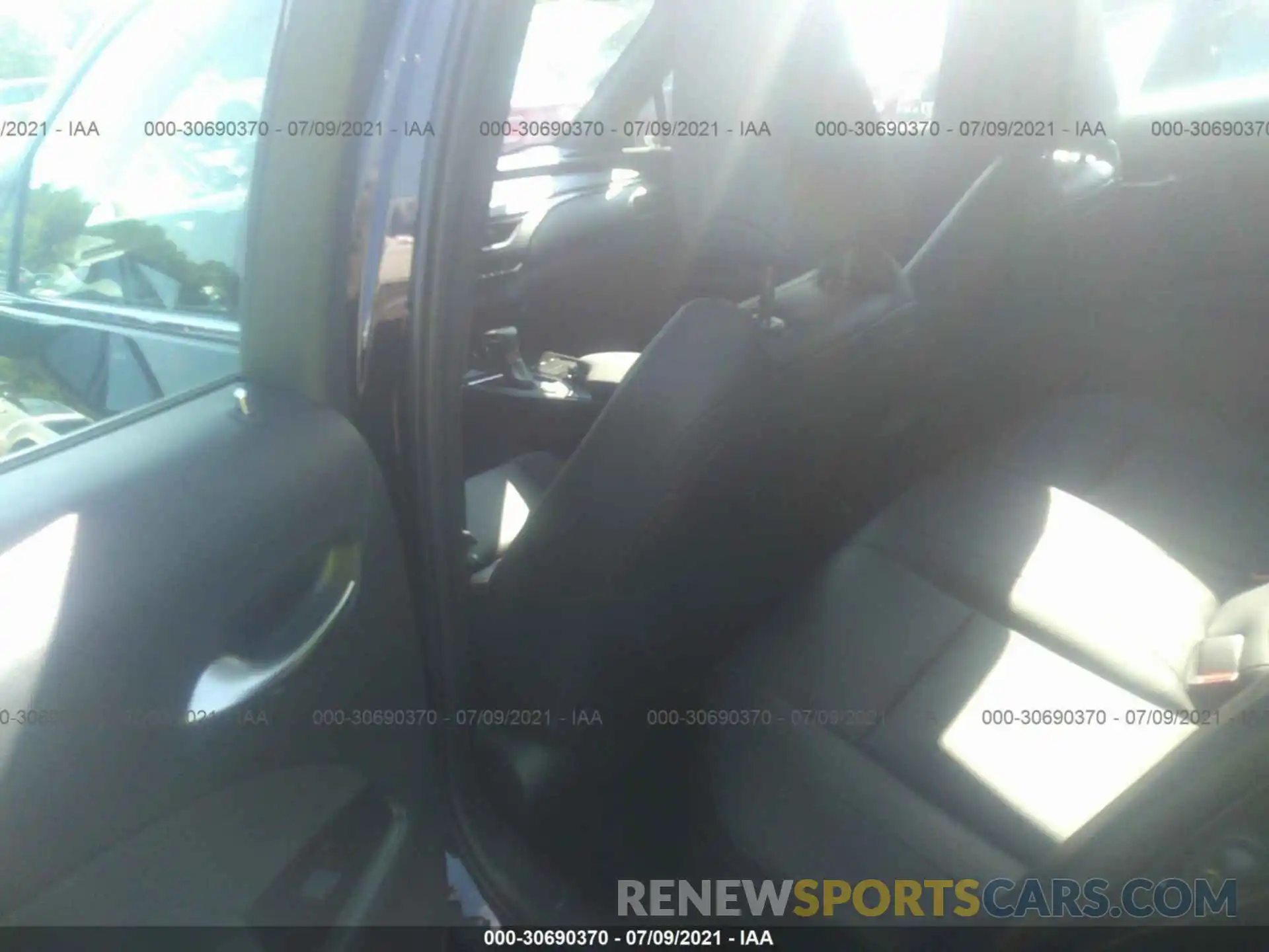 8 Photograph of a damaged car JTHX3JBH3L2027313 LEXUS UX 2020