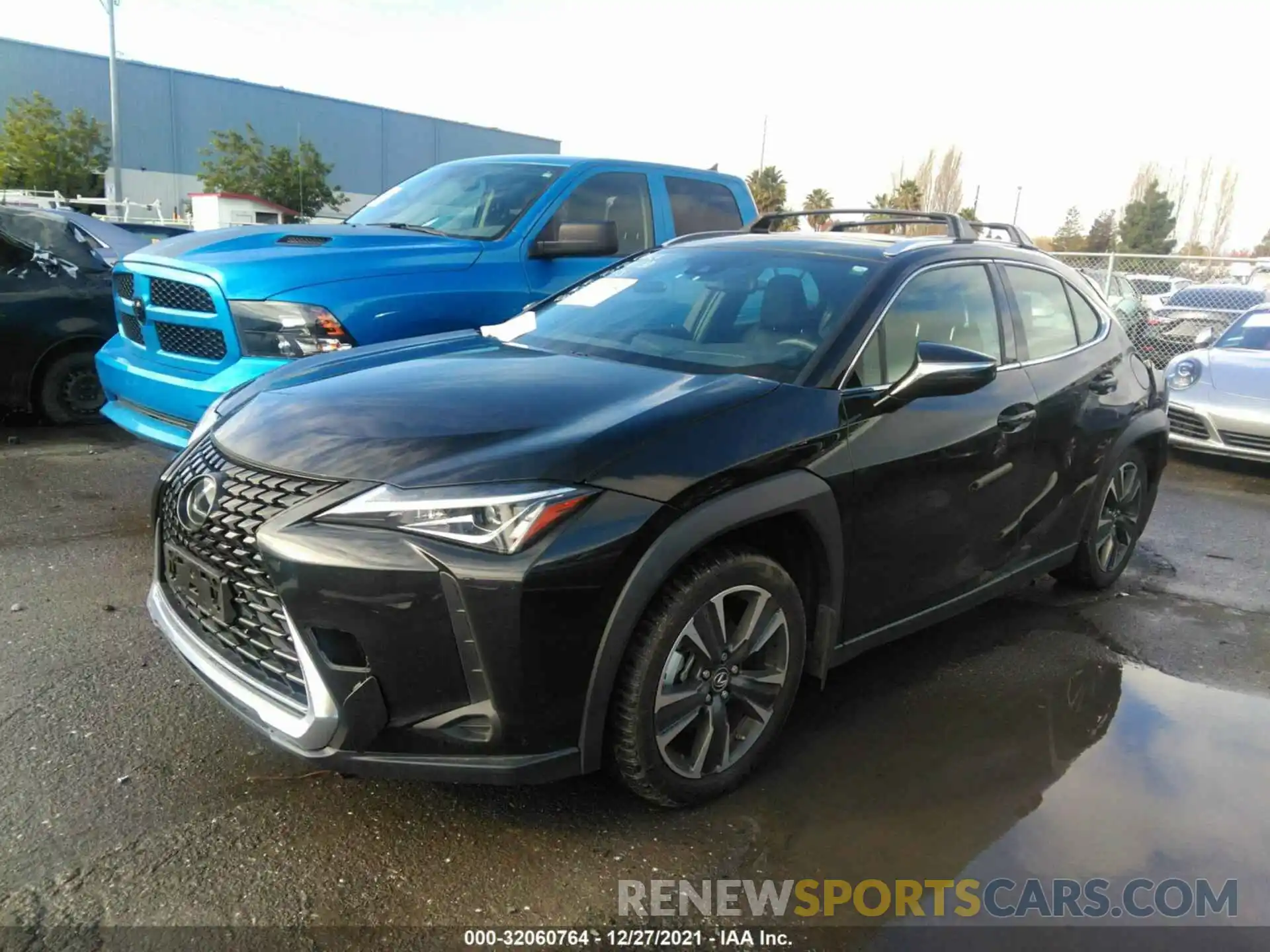 2 Фотография поврежденного автомобиля JTHX3JBH9L2024173 LEXUS UX 2020