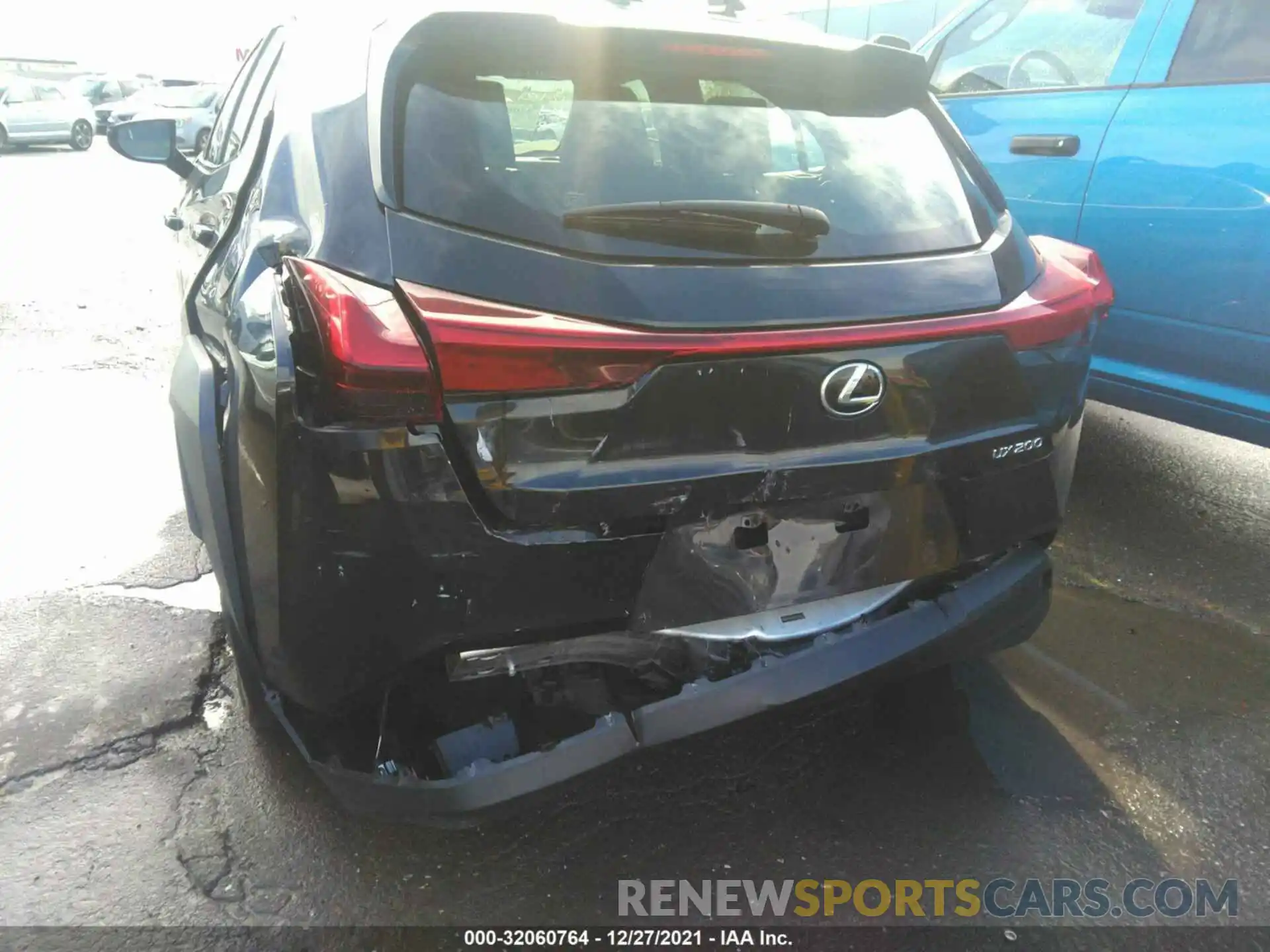 6 Photograph of a damaged car JTHX3JBH9L2024173 LEXUS UX 2020