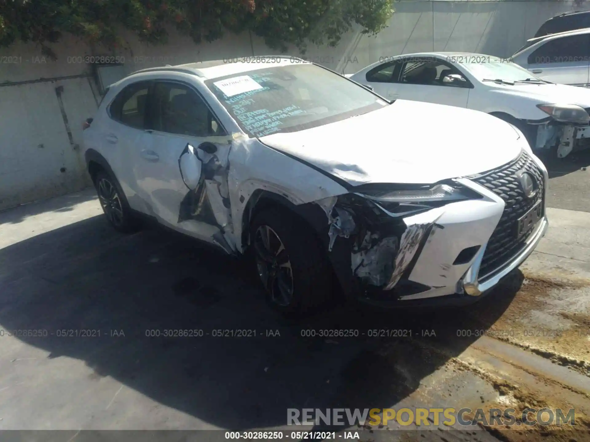 1 Photograph of a damaged car JTHX3JBHXL2025543 LEXUS UX 2020