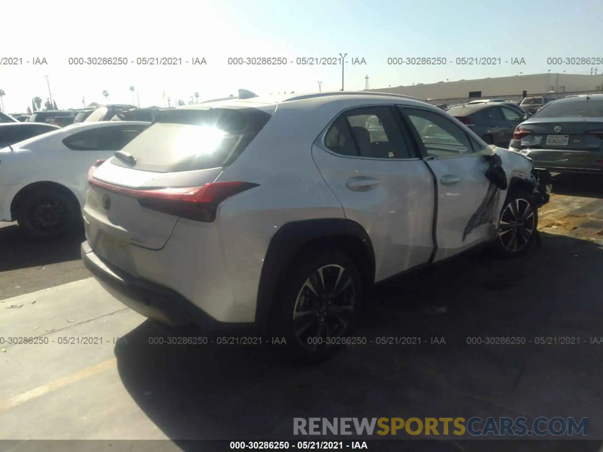 4 Фотография поврежденного автомобиля JTHX3JBHXL2025543 LEXUS UX 2020