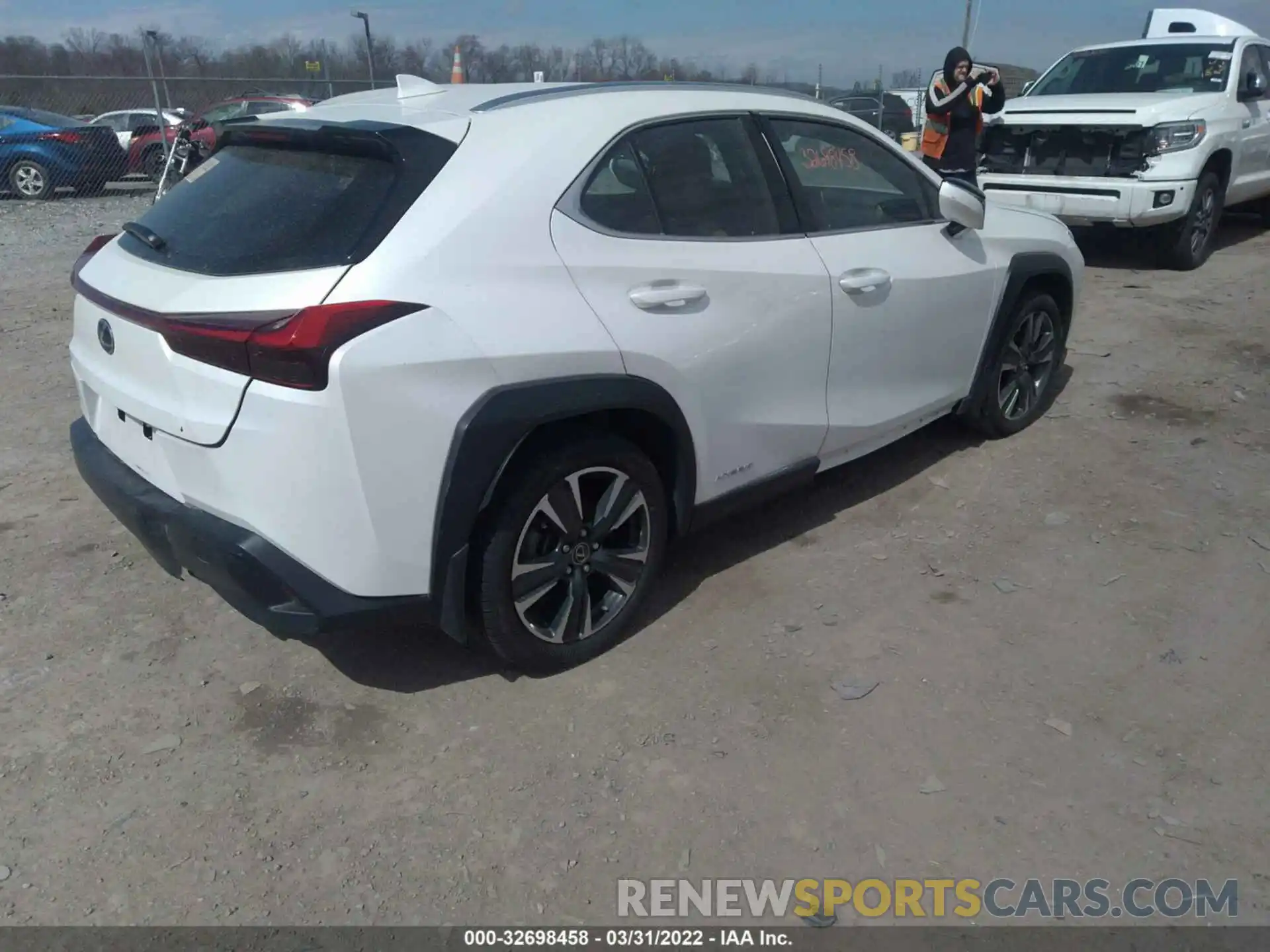 4 Фотография поврежденного автомобиля JTHX9JBH2L2036292 LEXUS UX 2020