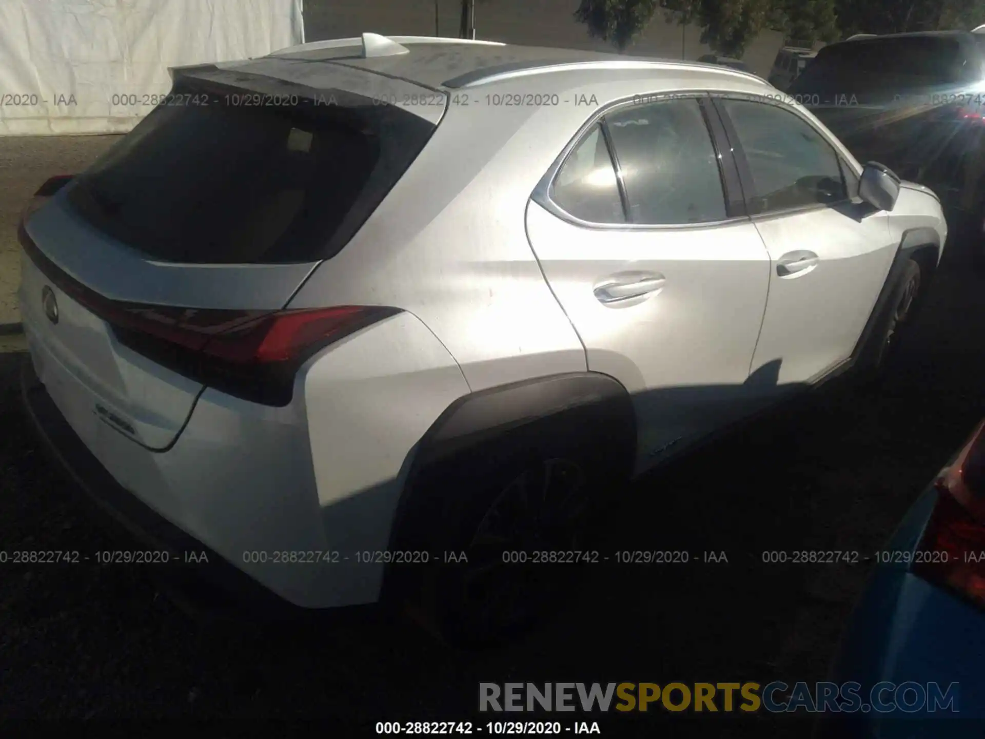 4 Фотография поврежденного автомобиля JTHX9JBH4L2030235 LEXUS UX 2020