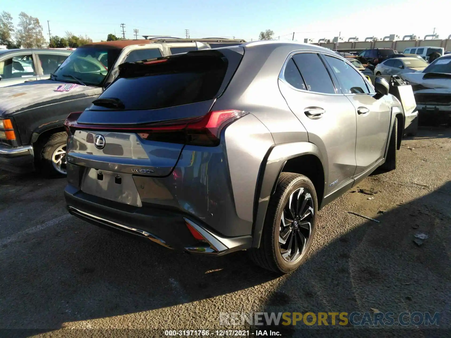 4 Фотография поврежденного автомобиля JTHE9JBH4M2046105 LEXUS UX 2021