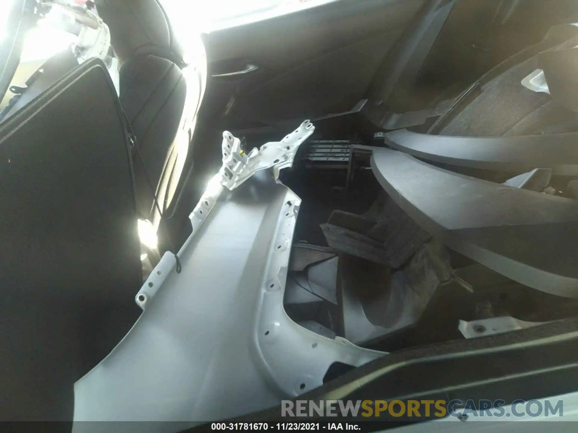 8 Photograph of a damaged car JTHE9JBHXM2041572 LEXUS UX 2021