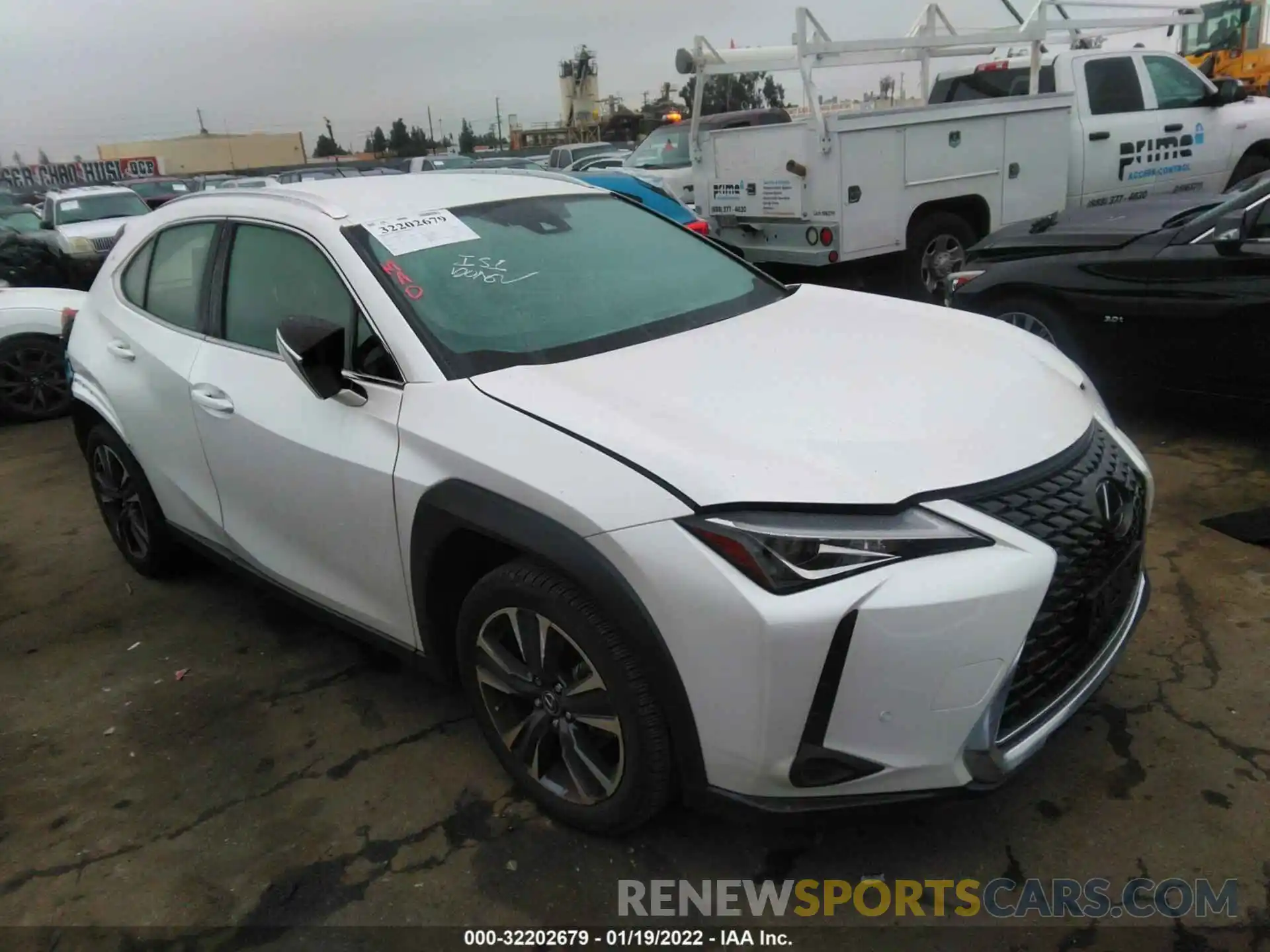 1 Photograph of a damaged car JTHX3JBH3M2034117 LEXUS UX 2021