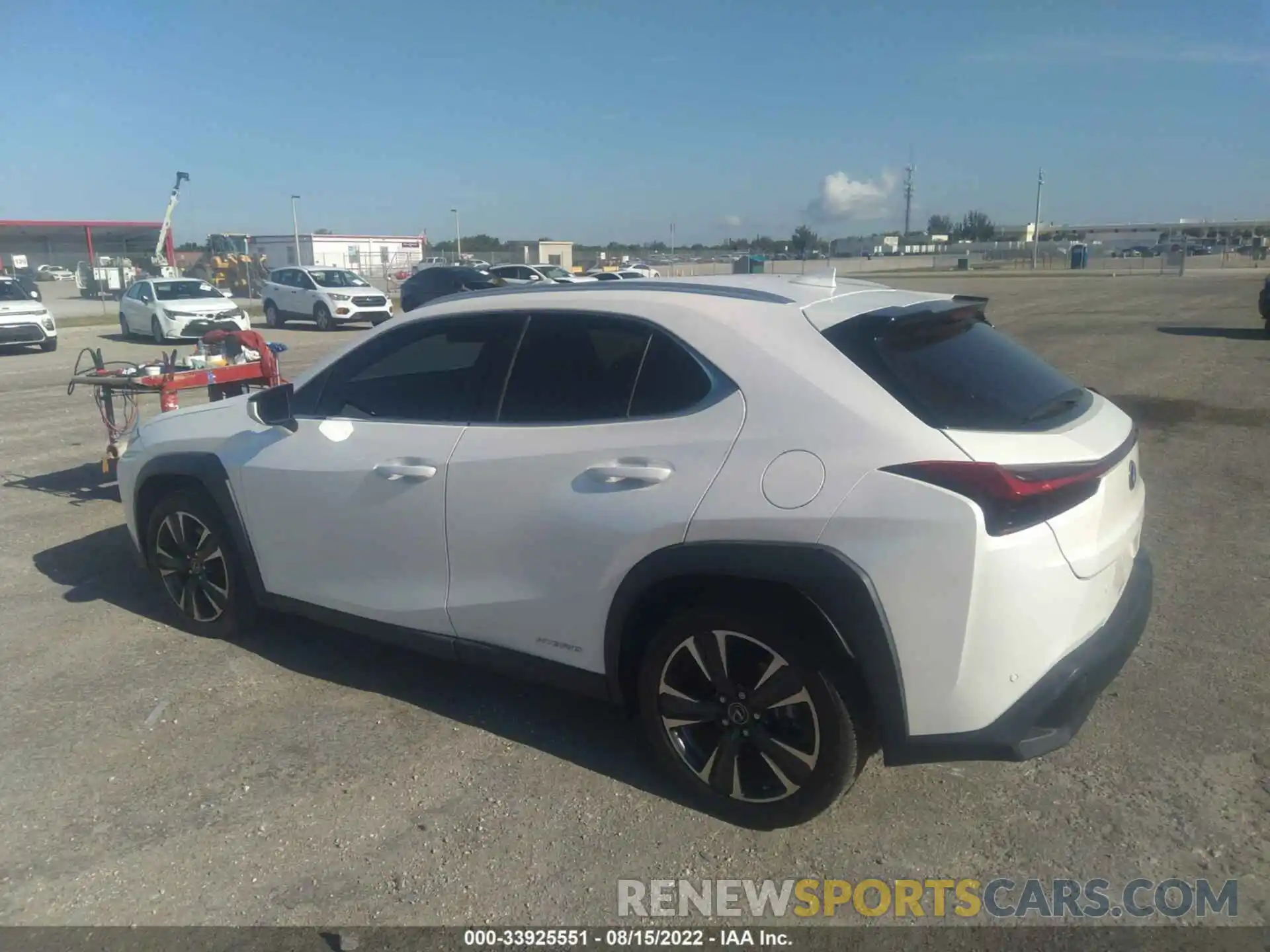 3 Фотография поврежденного автомобиля JTHX9JBHXM2037420 LEXUS UX 2021