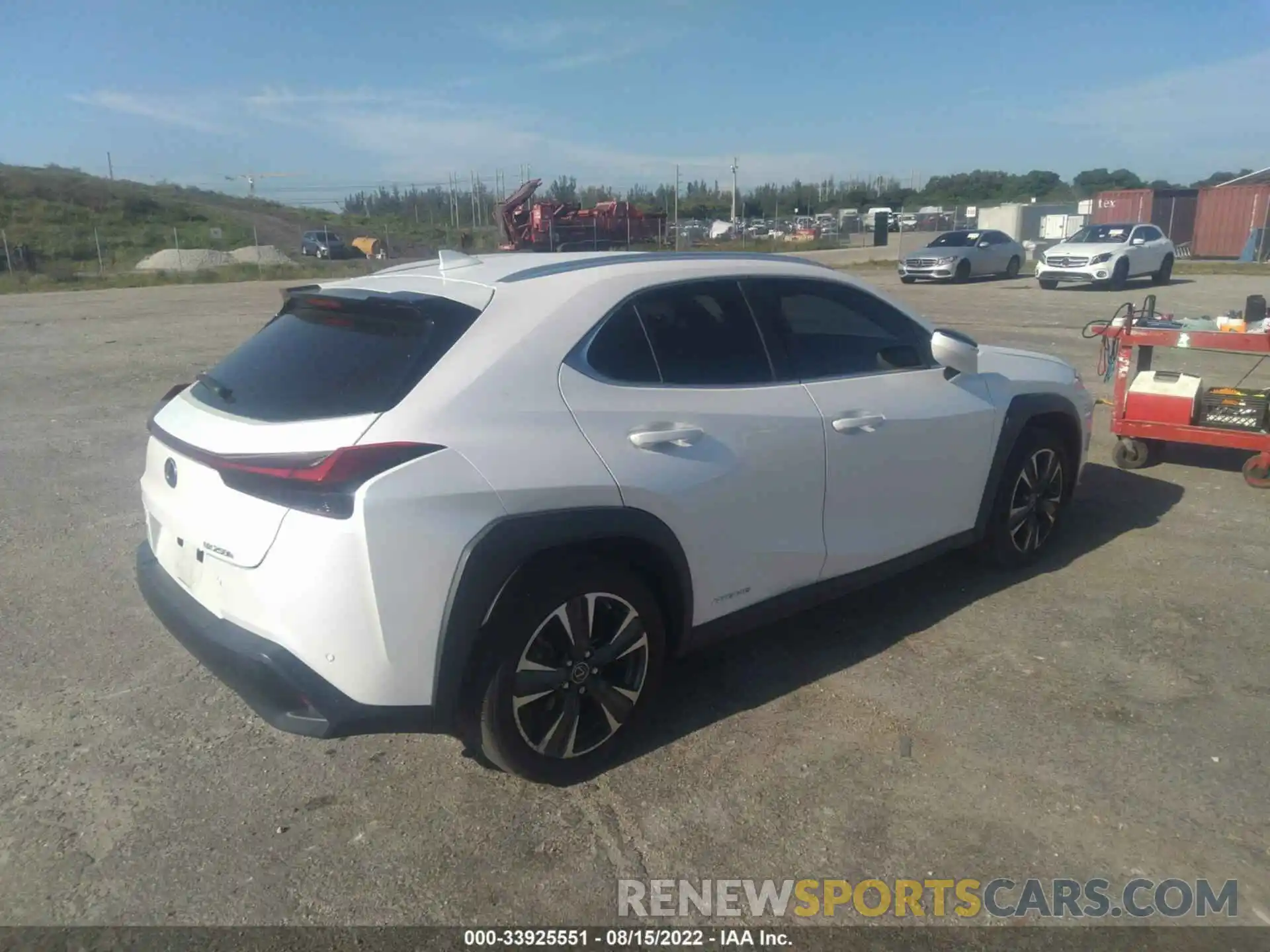 4 Фотография поврежденного автомобиля JTHX9JBHXM2037420 LEXUS UX 2021